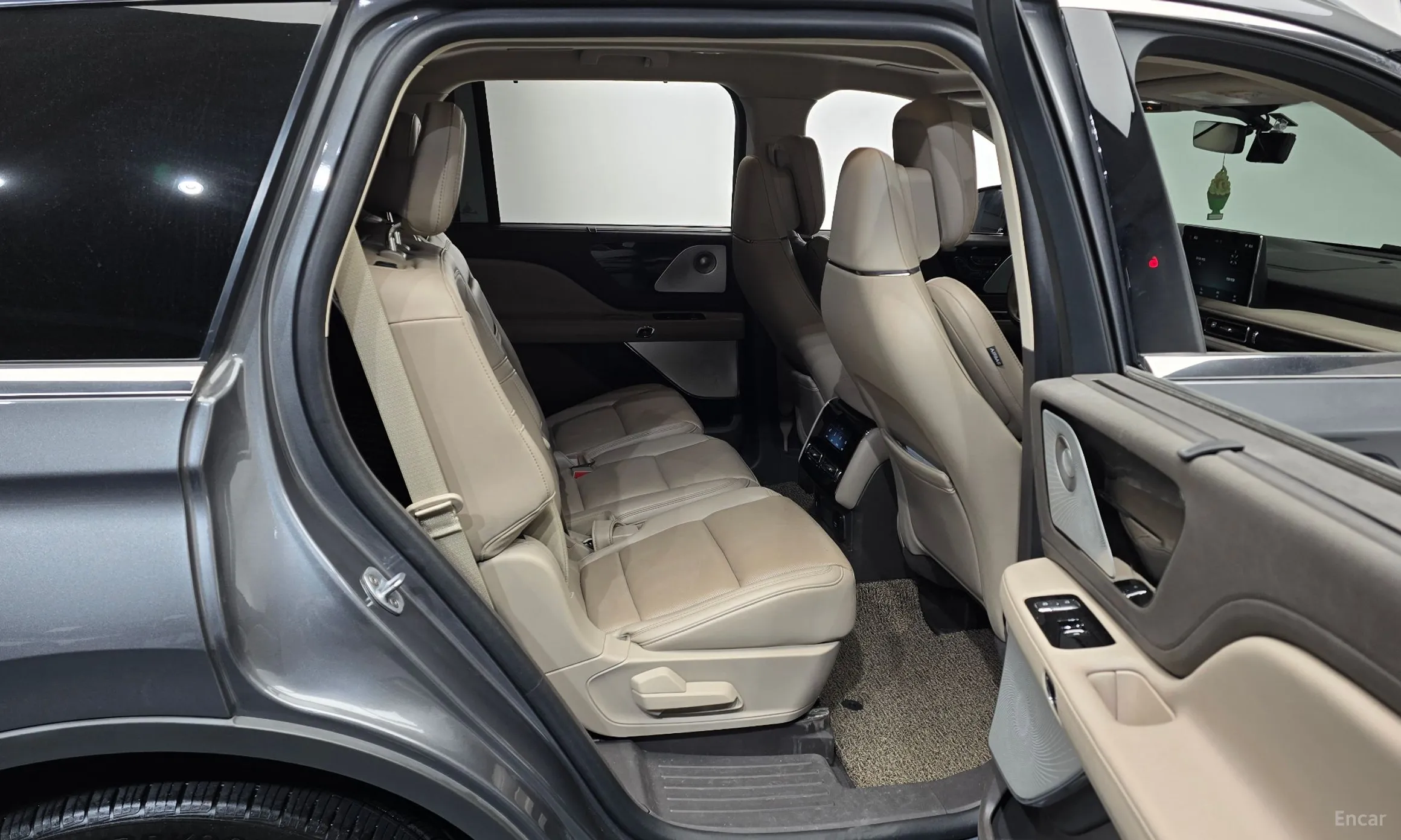 Lincoln Aviator 2nd Generation превью 12