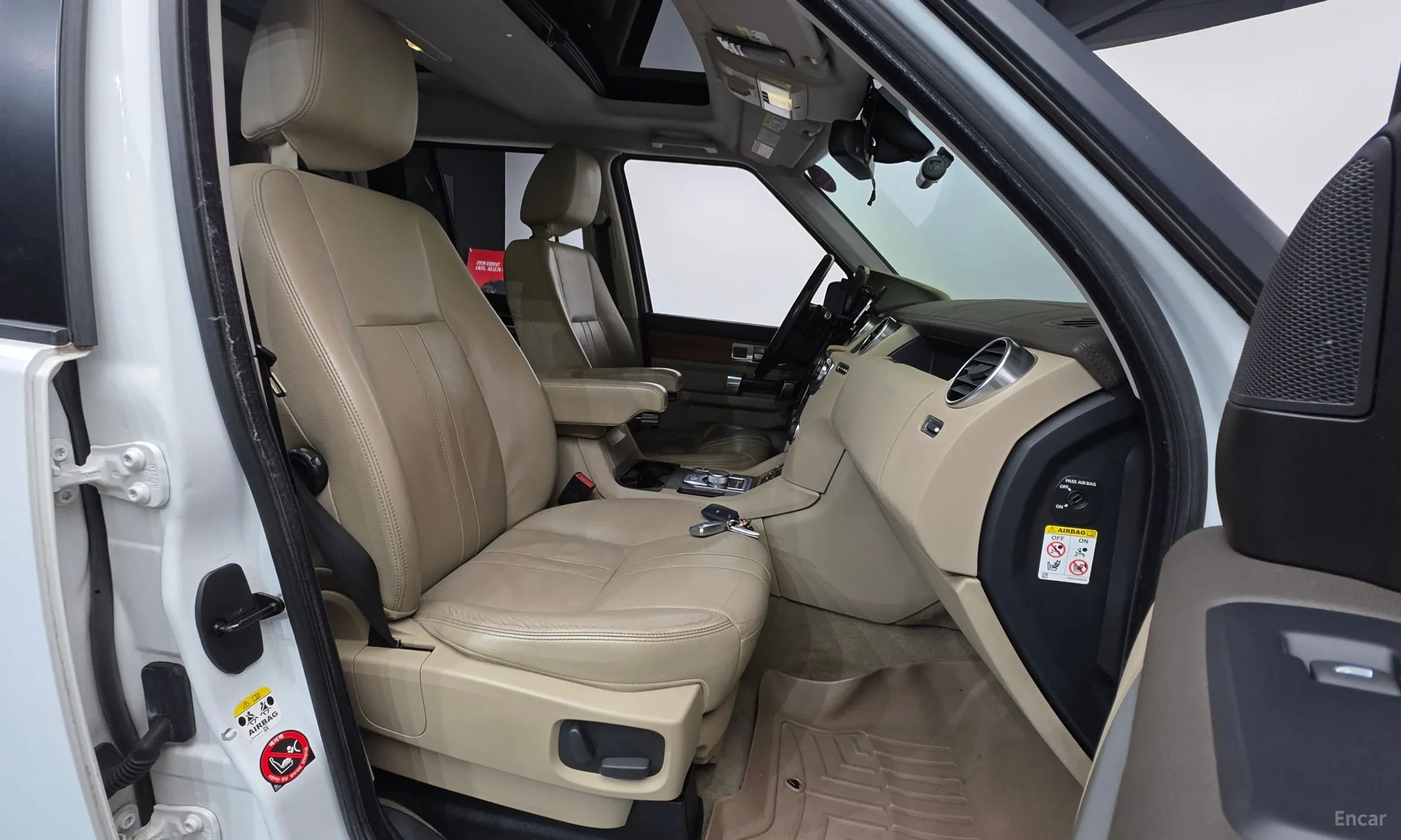 Land Rover Discovery 4 превью 10