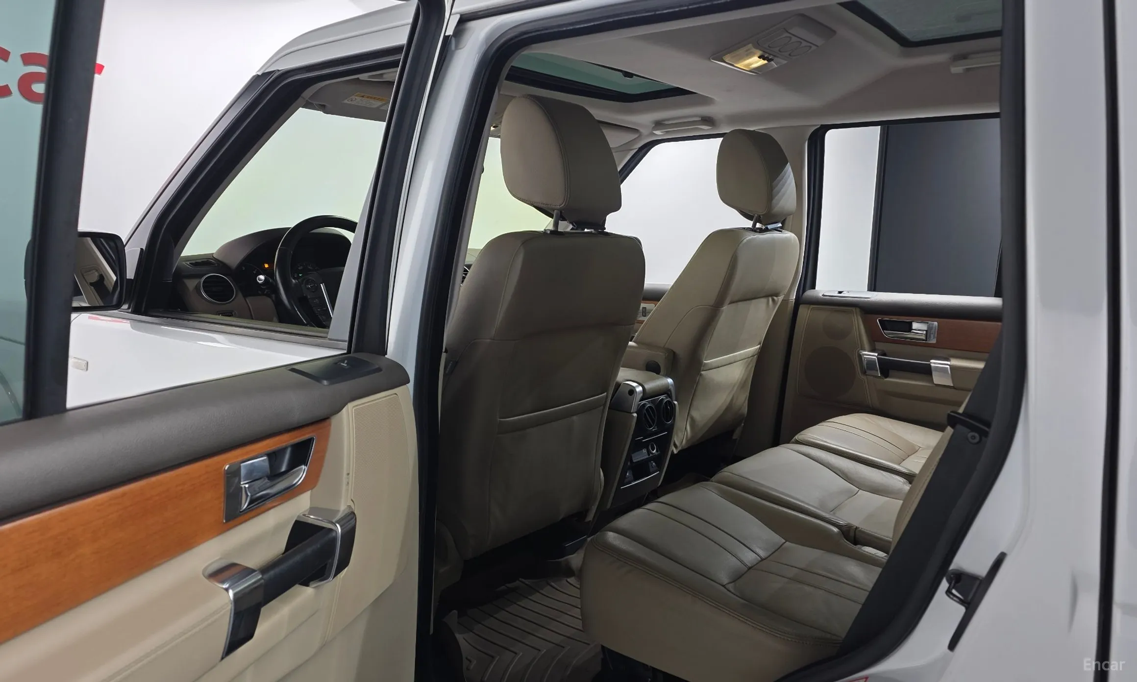 Land Rover Discovery 4 превью 17
