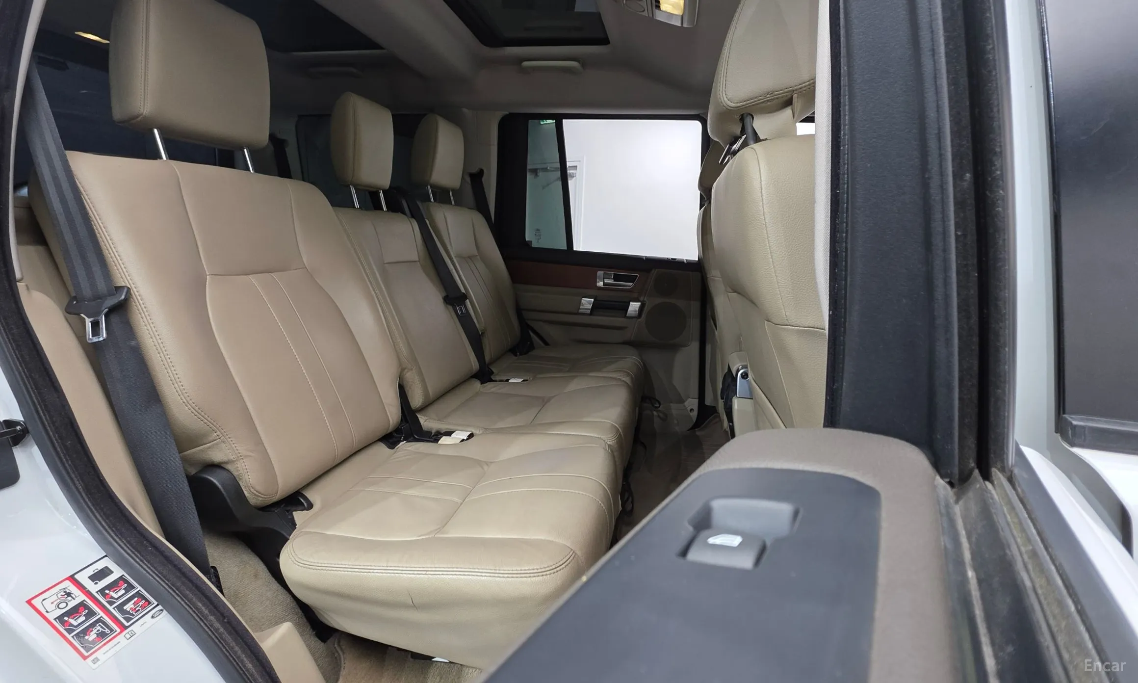 Land Rover Discovery 4 превью 19