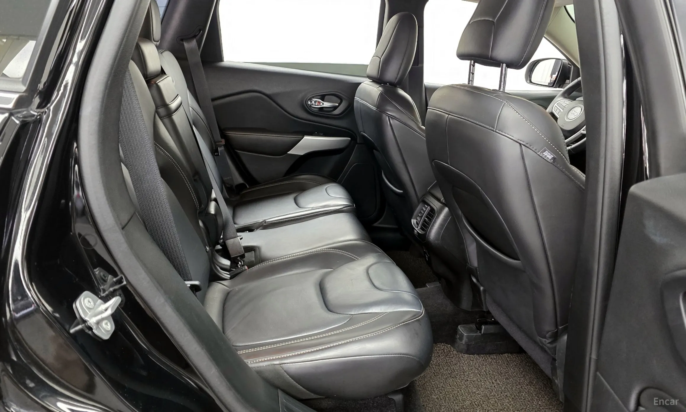 Jeep Cherokee (KL) превью 12