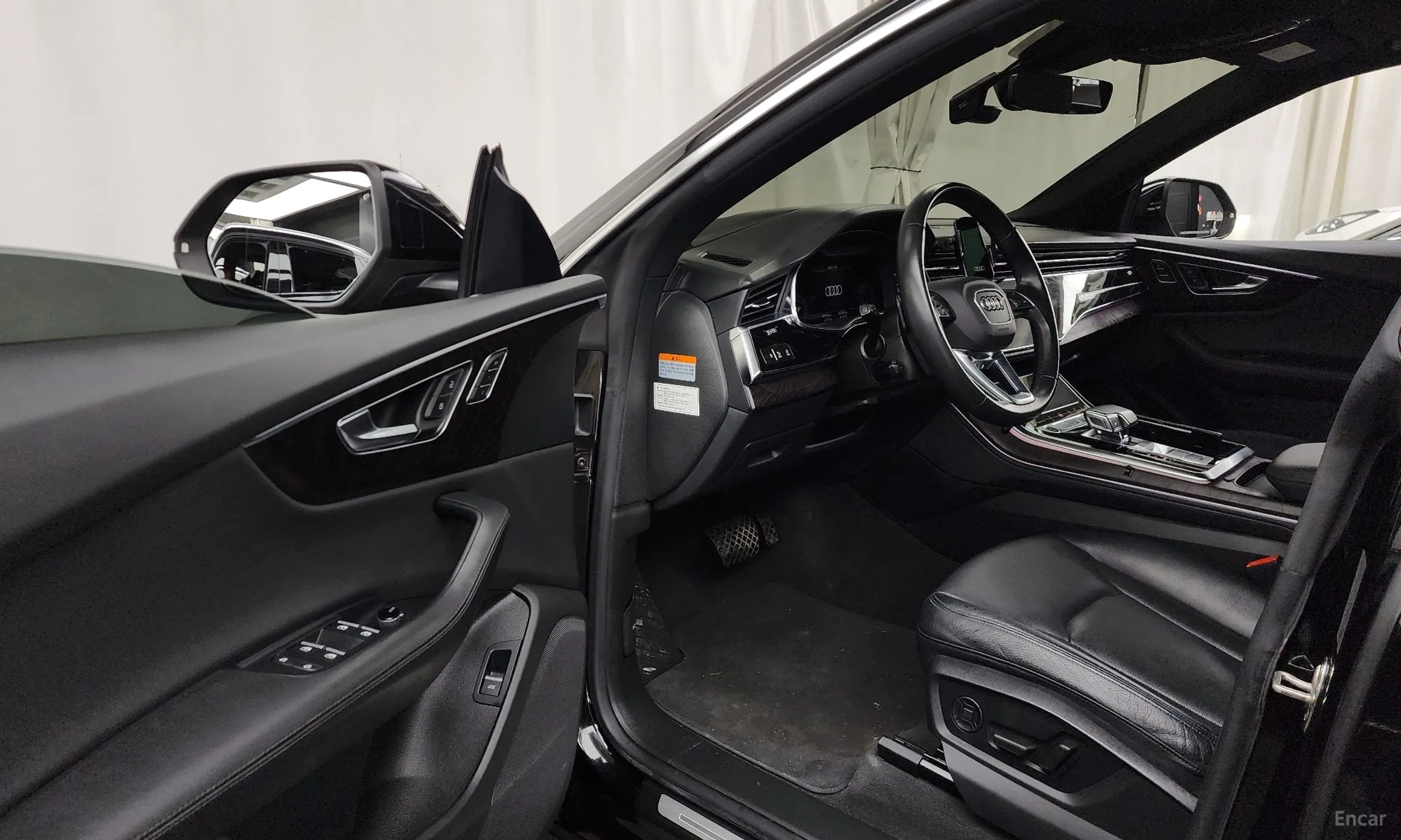Audi Q8 (4M) превью 10