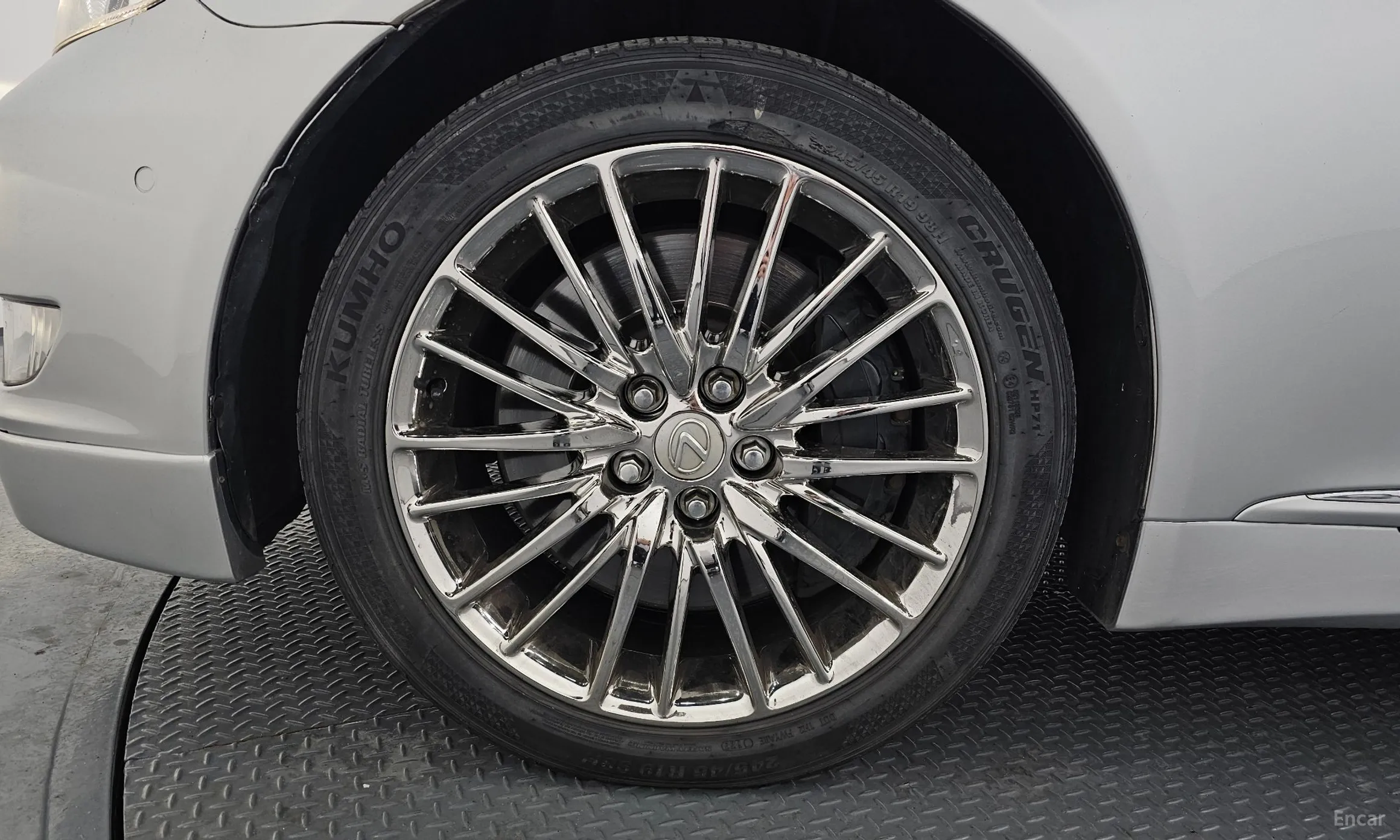 Lexus LS460 превью 5
