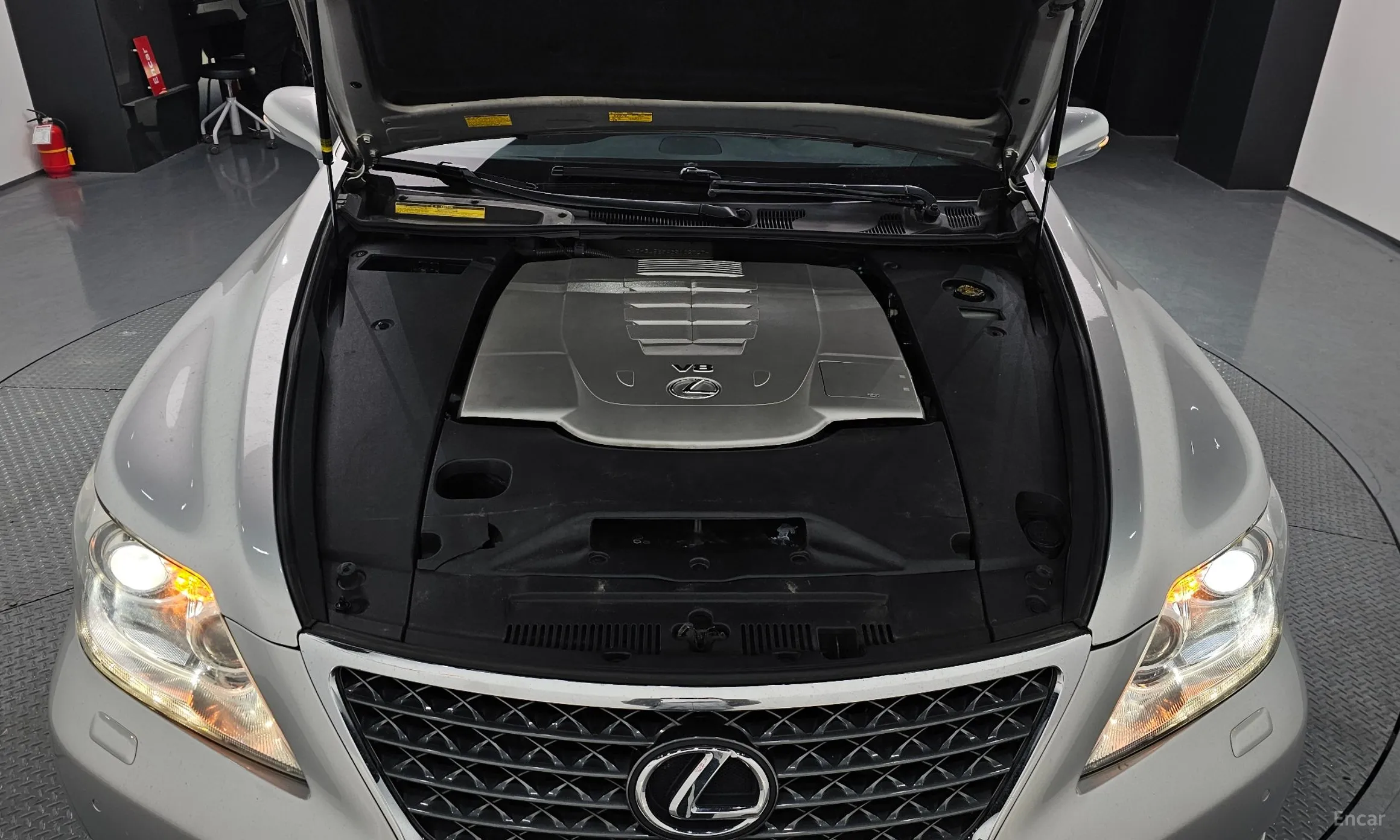 Lexus LS460 превью 6