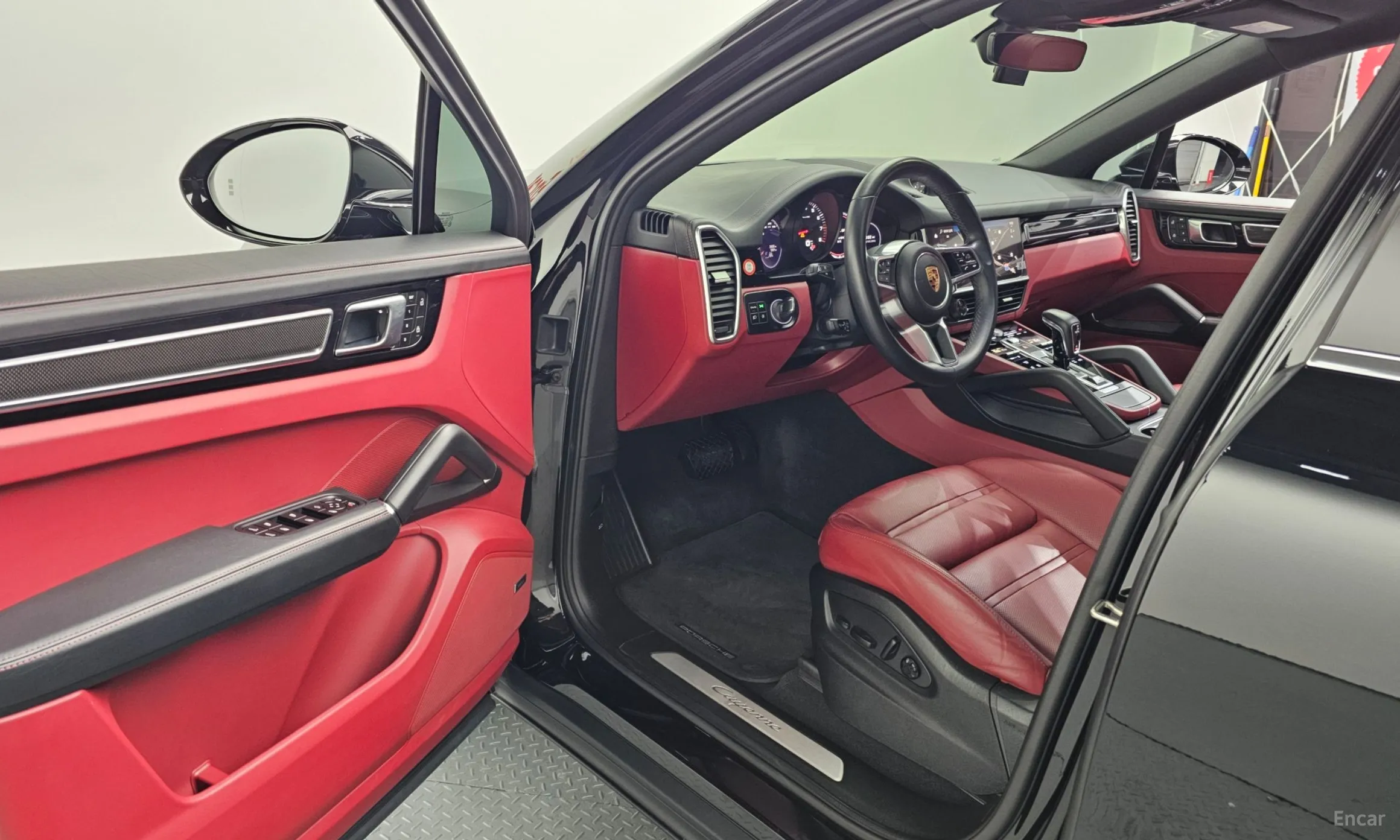 Porsche Cayenne (PO536) превью 10