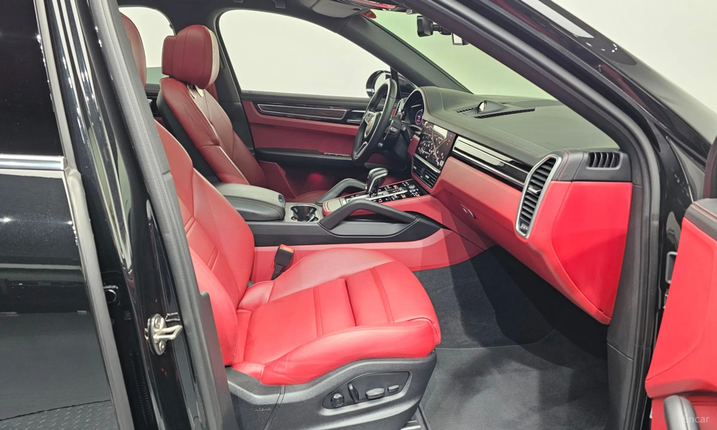 Porsche Cayenne (PO536) превью 11