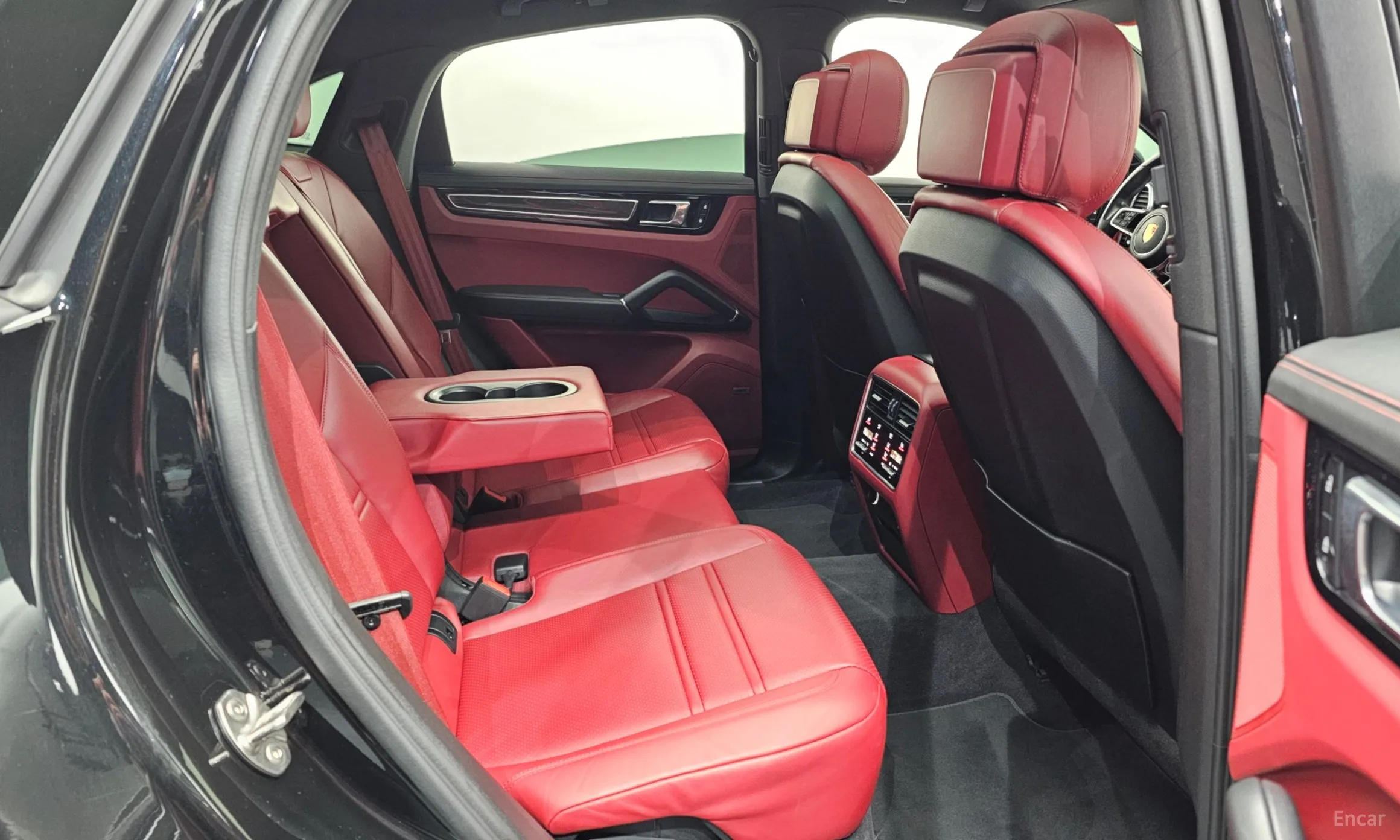 Porsche Cayenne (PO536) превью 12
