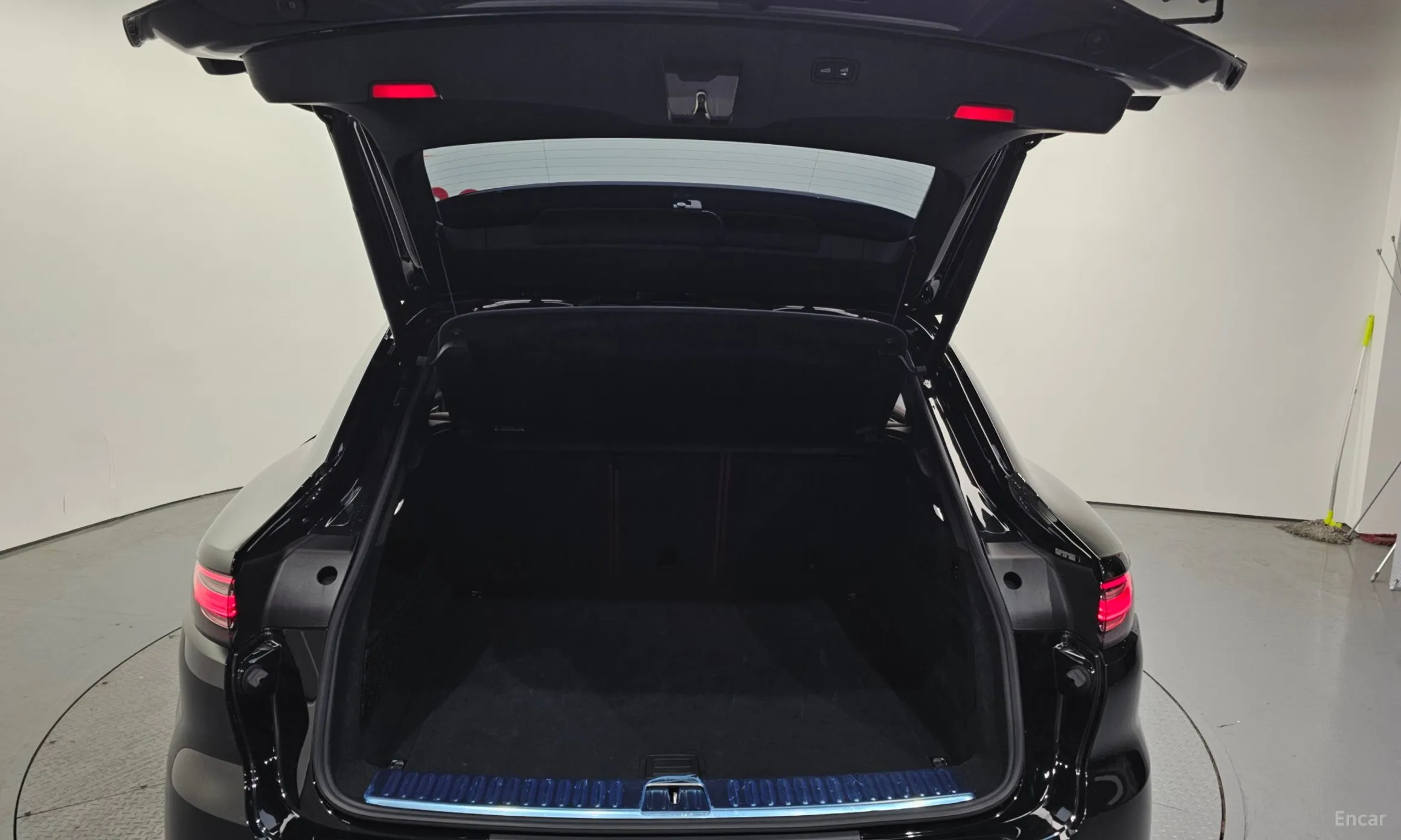 Porsche Cayenne (PO536) превью 20
