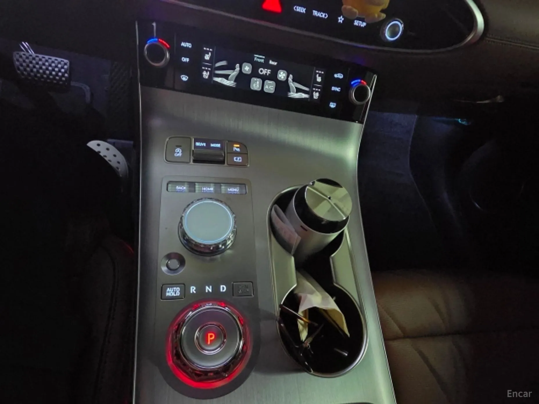 Genesis GV70 превью 10