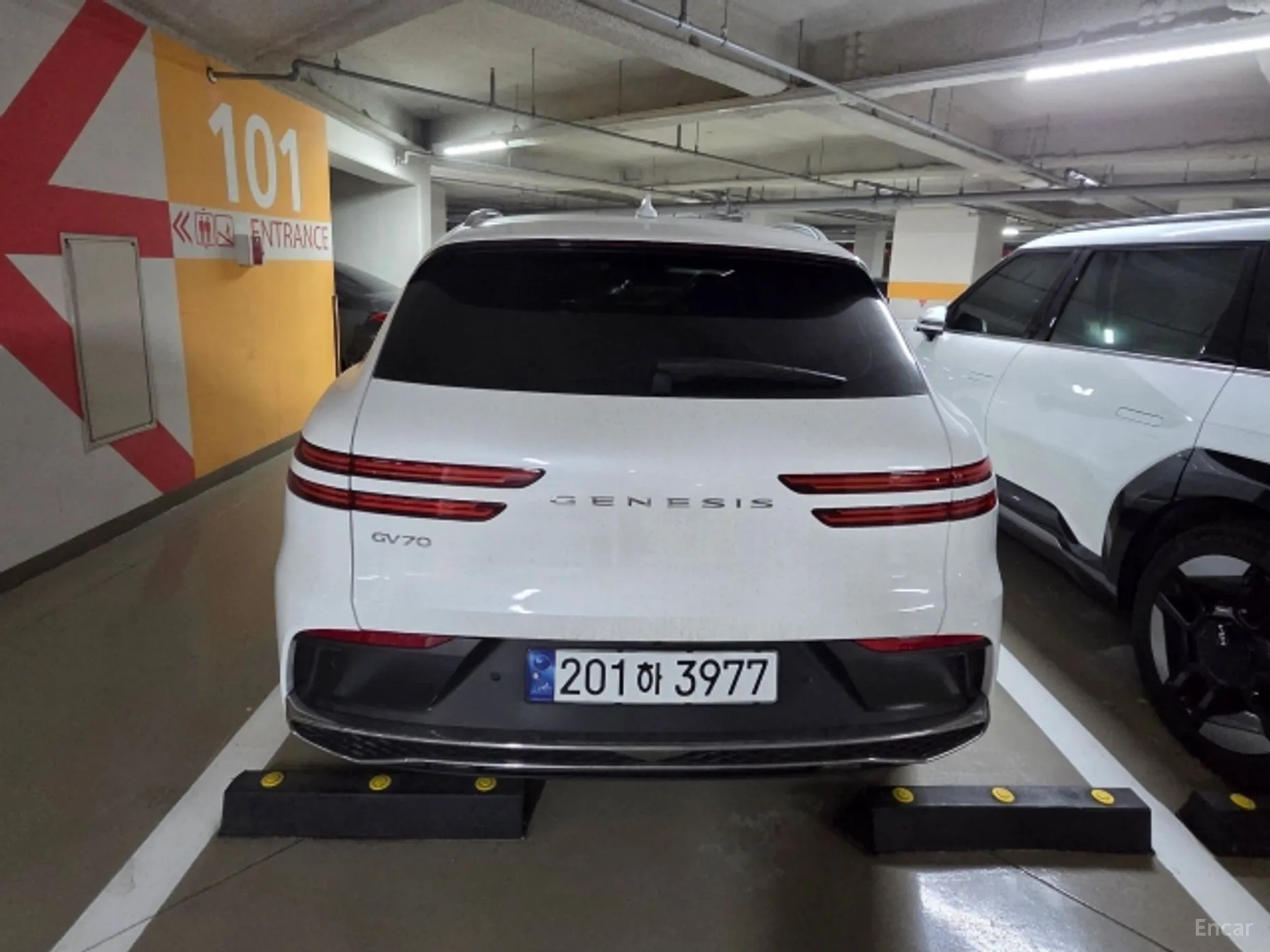 Genesis GV70 превью 6