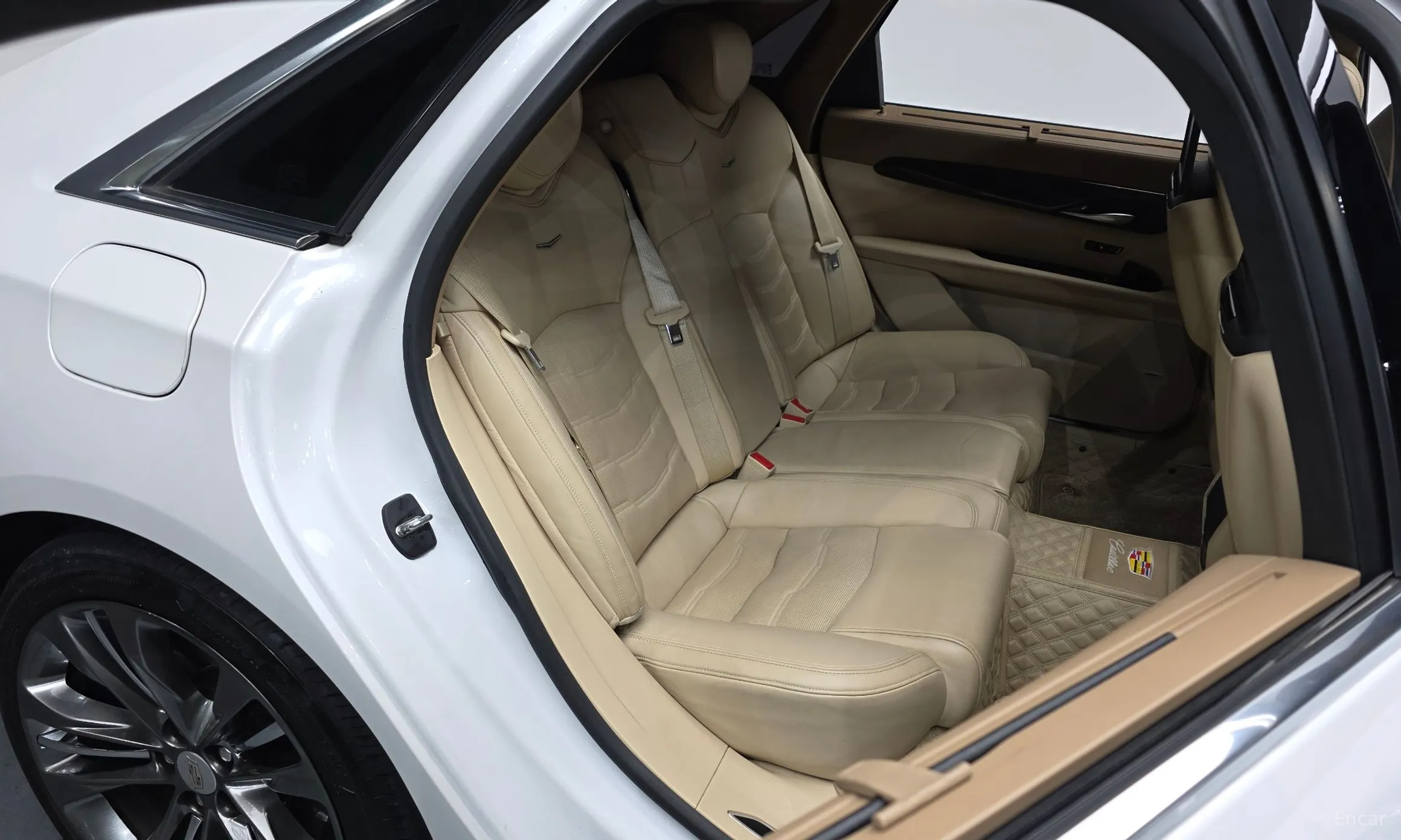 Cadillac CT6 превью 11