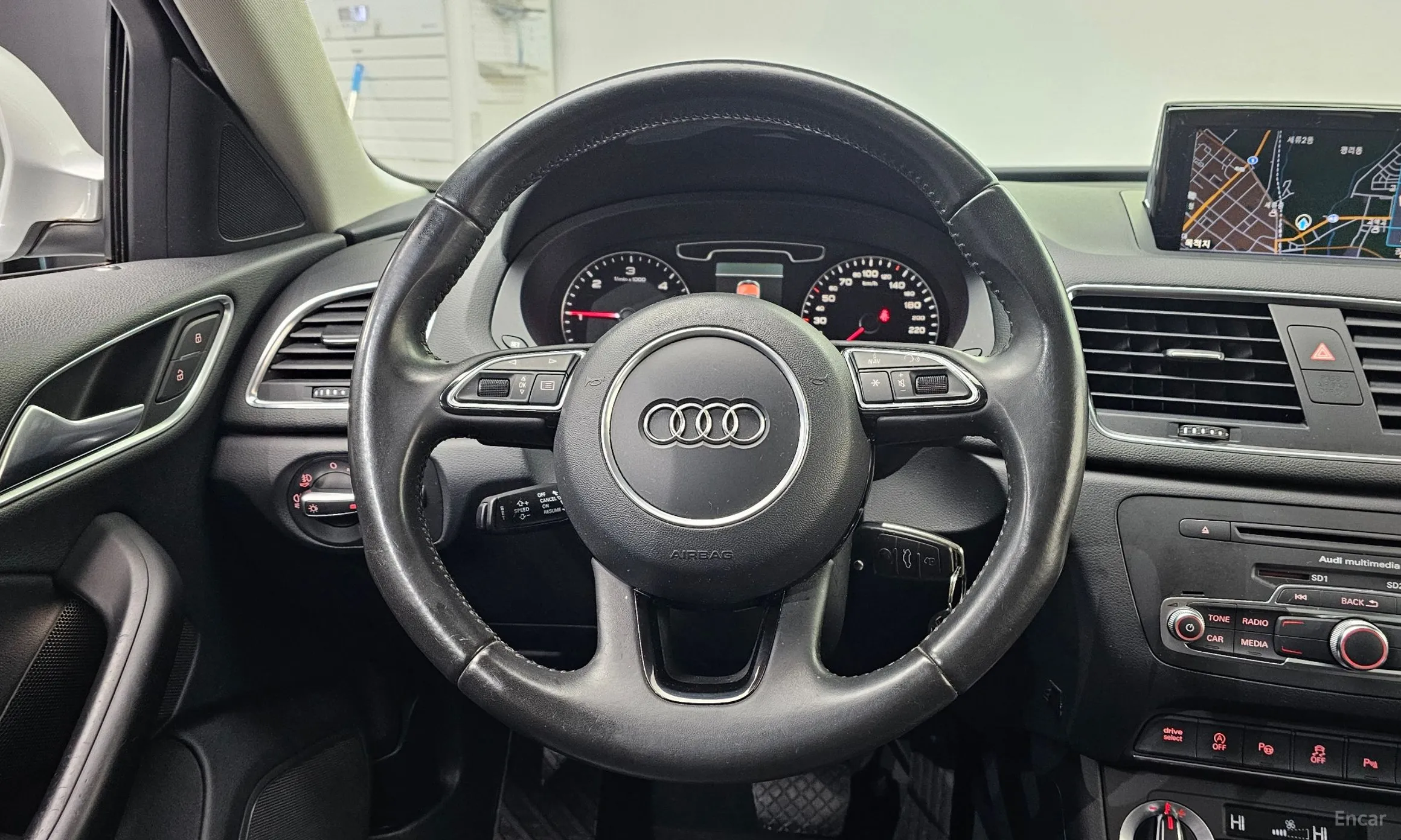 Audi Q3 превью 13
