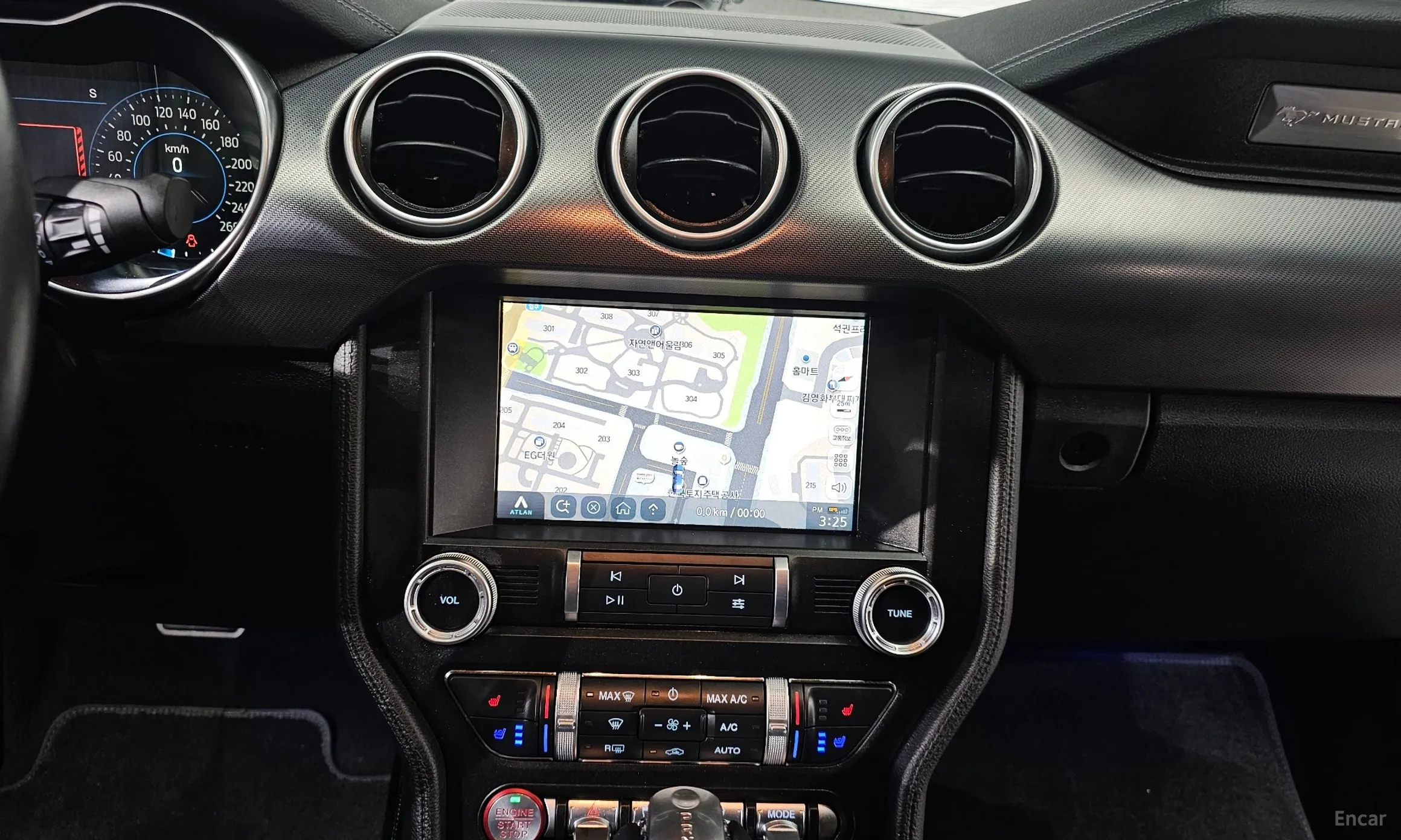 Ford Mustang превью 14