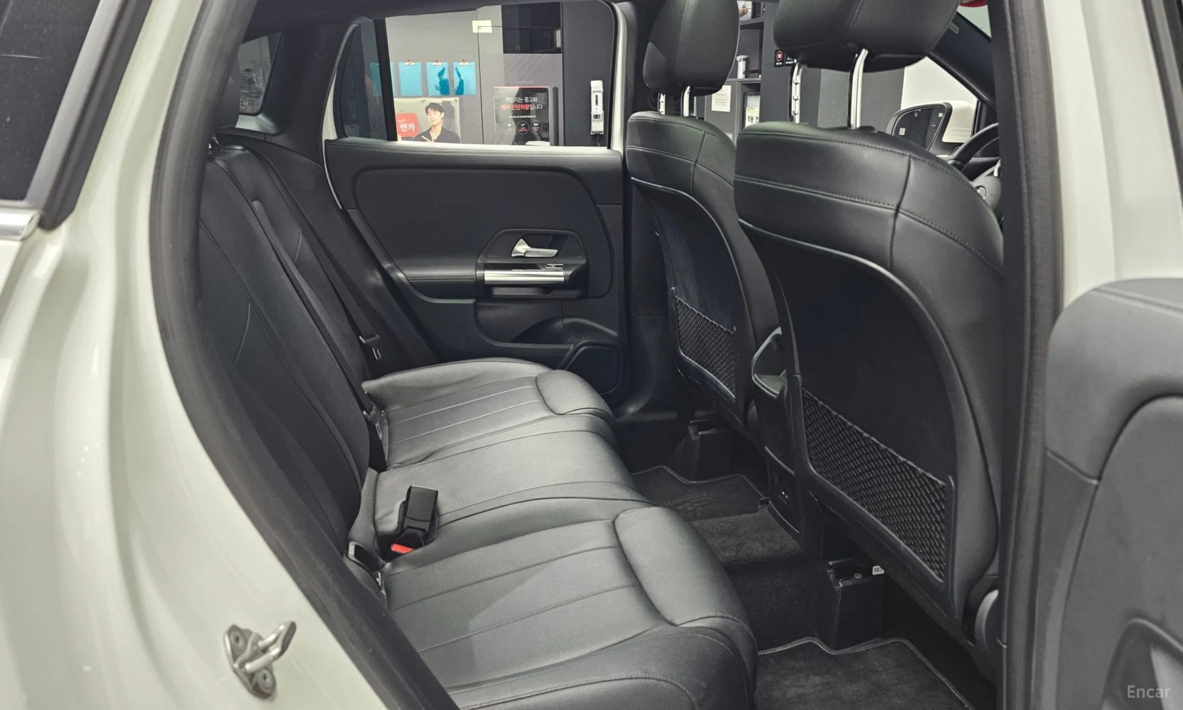 Mercedes Benz GLA-Class H247 превью 12