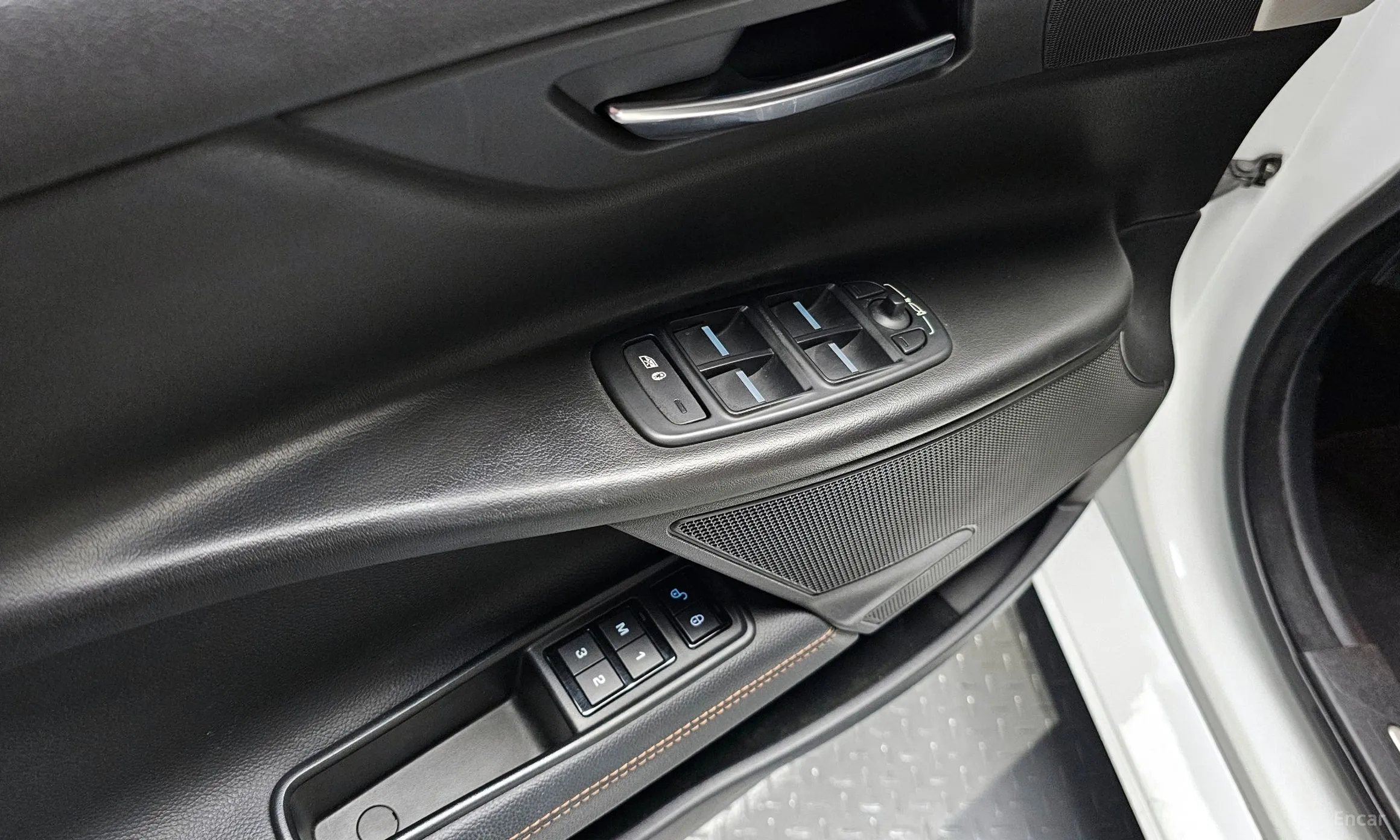 Jaguar XE превью 18