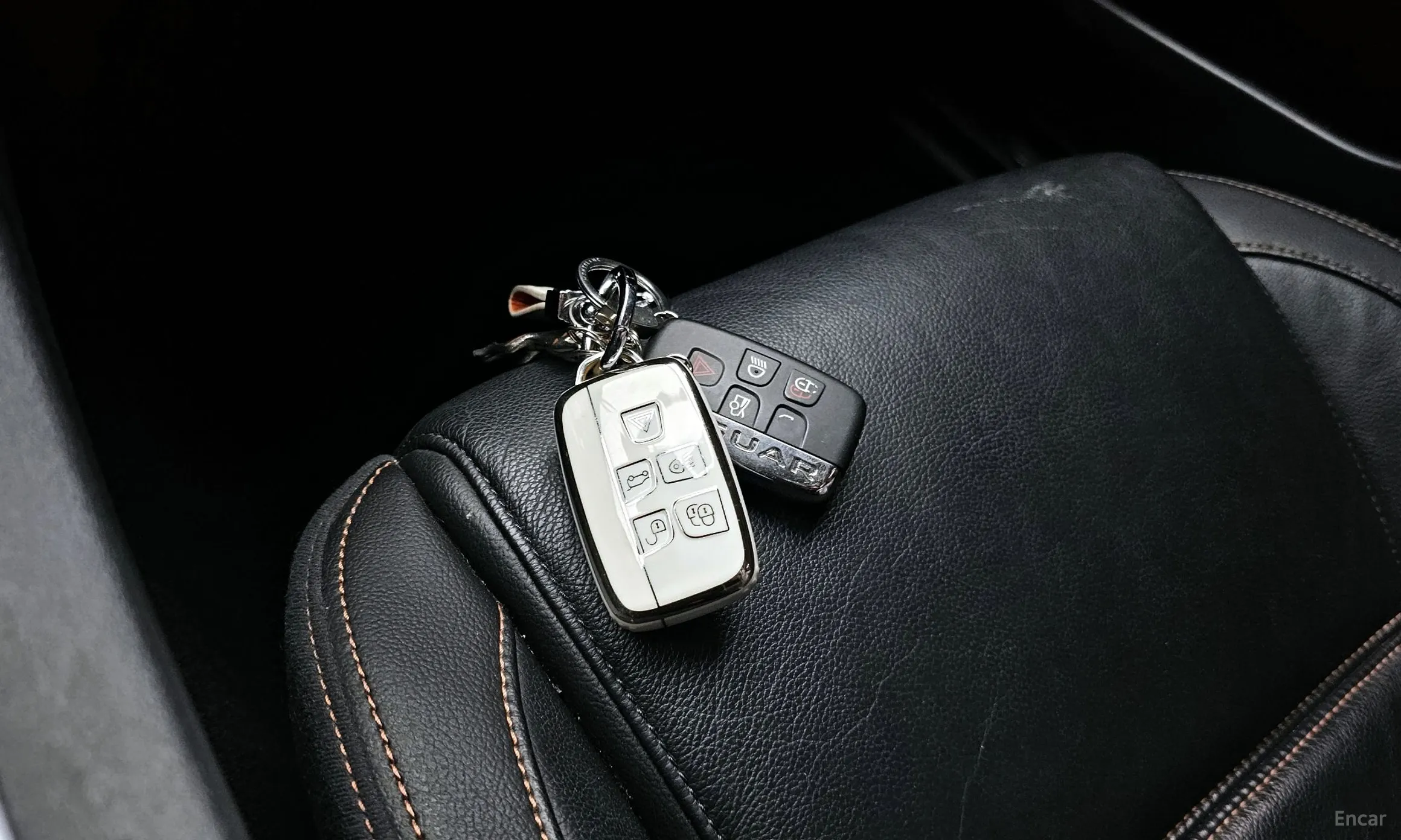 Jaguar XE превью 20