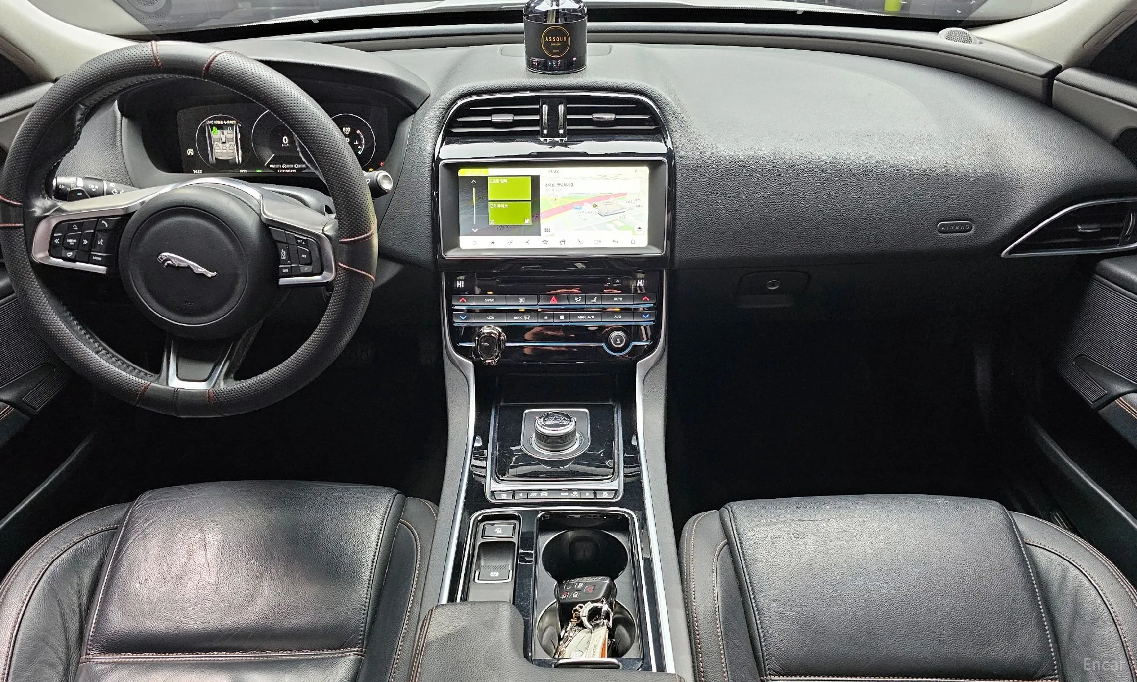 Jaguar XE превью 7