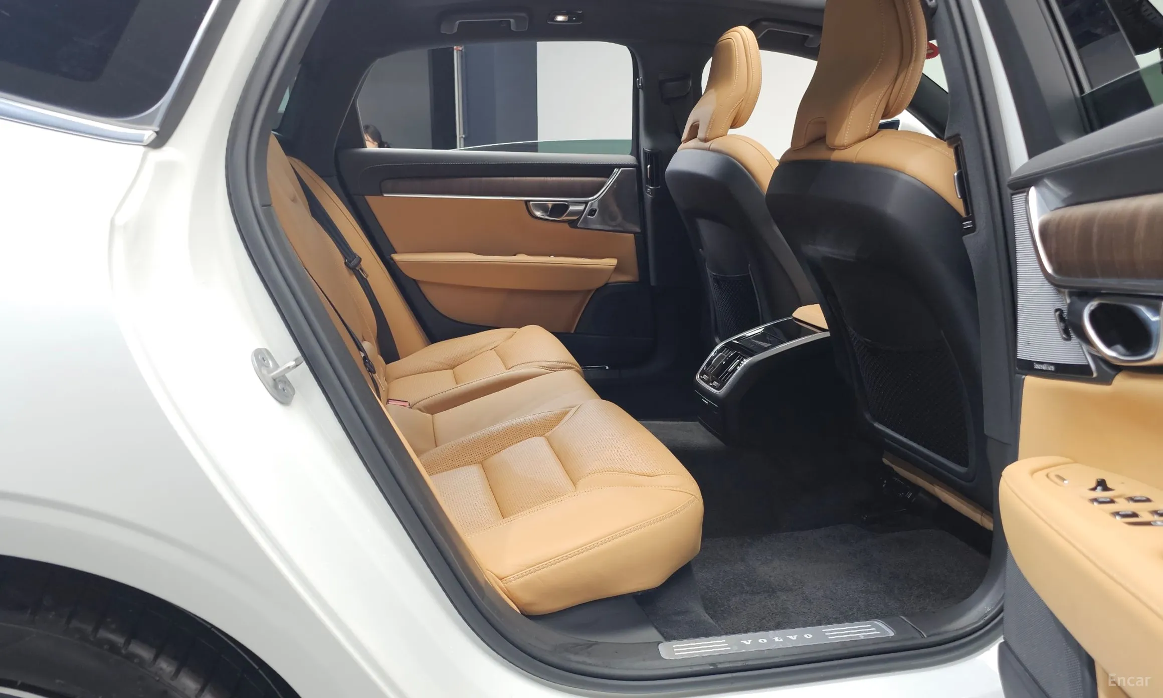 Volvo S90 превью 12