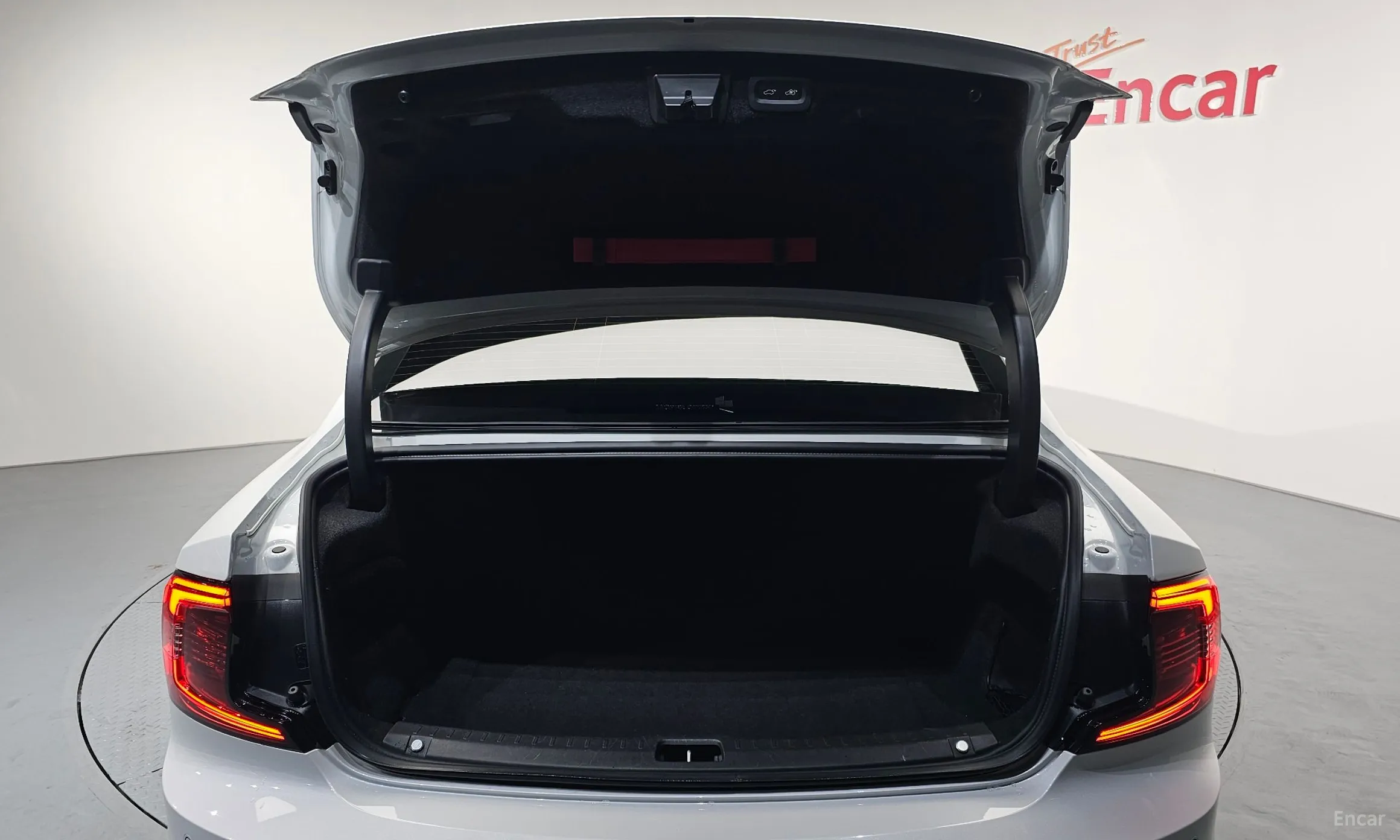 Volvo S90 превью 20