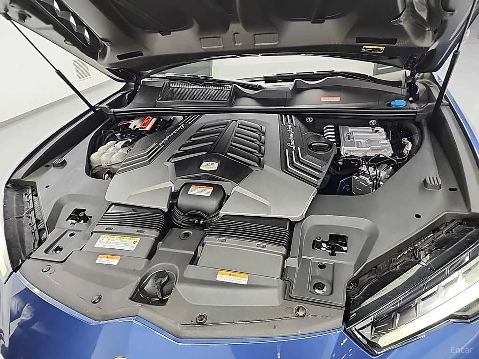 Lamborghini Urus превью 5