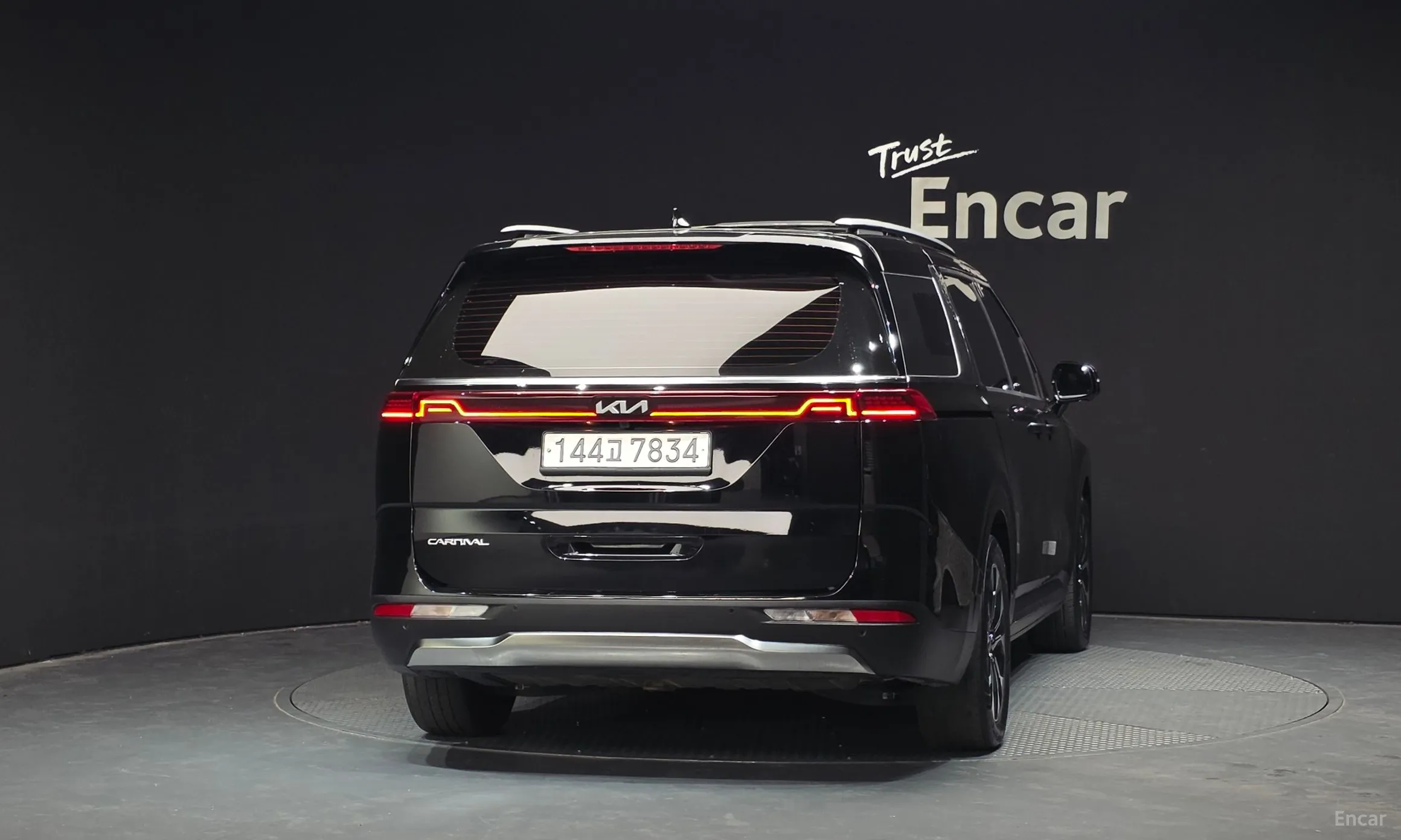 Kia Carnival Gen 4 превью 4