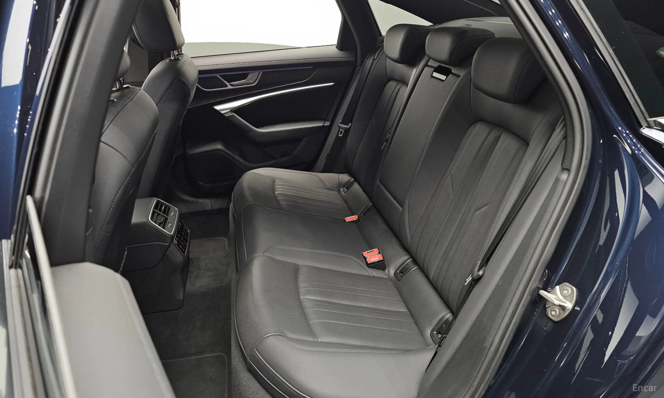 Audi A6 (C8) превью 12