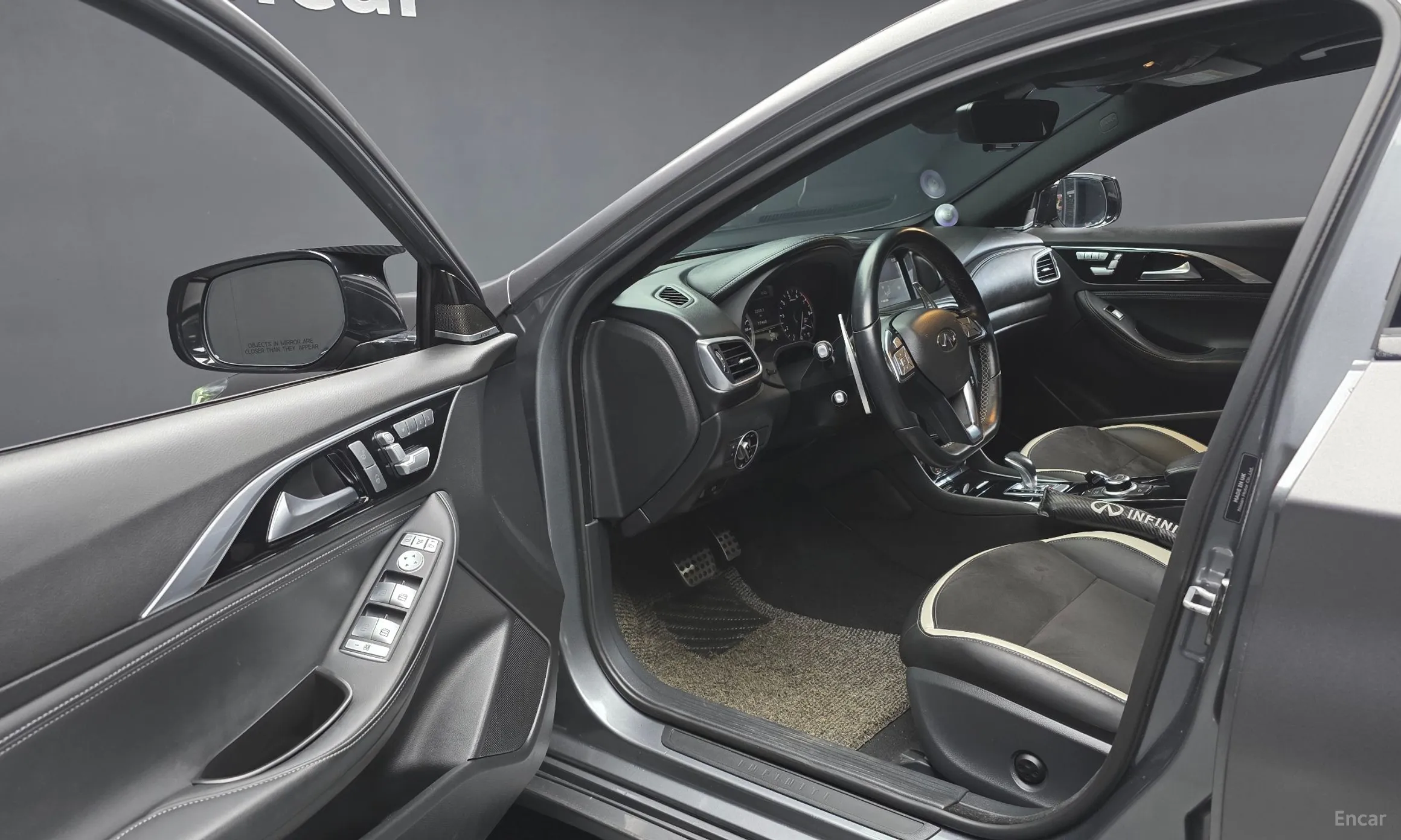 Infiniti Q30 превью 10