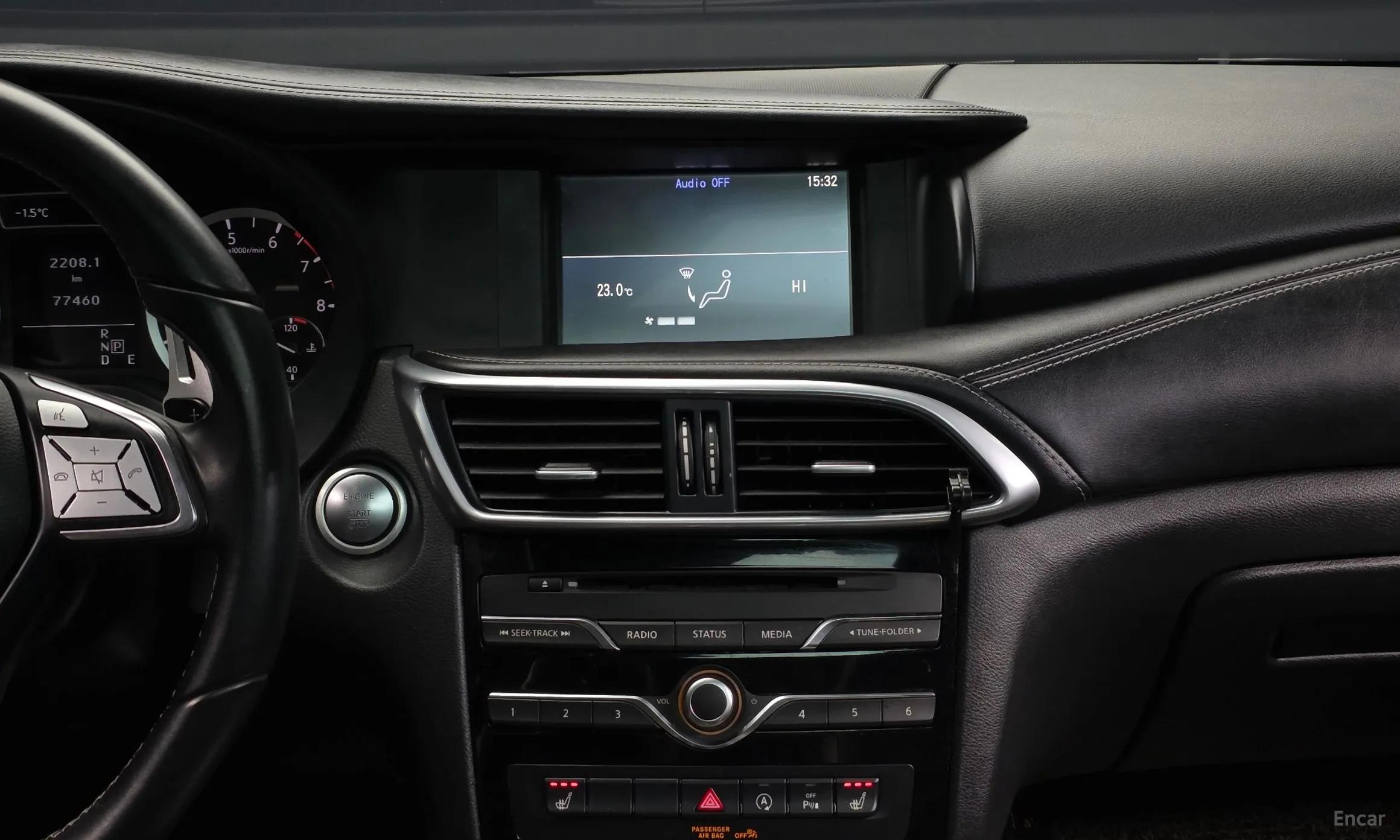 Infiniti Q30 превью 14
