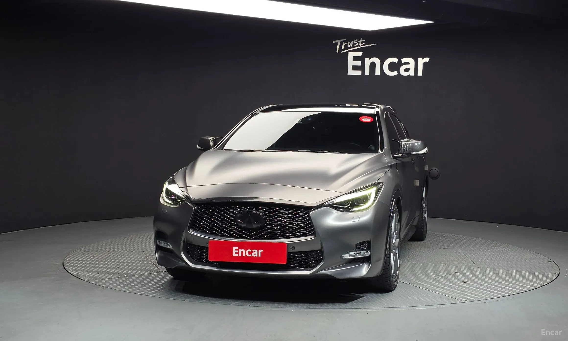 Infiniti Q30 превью 3
