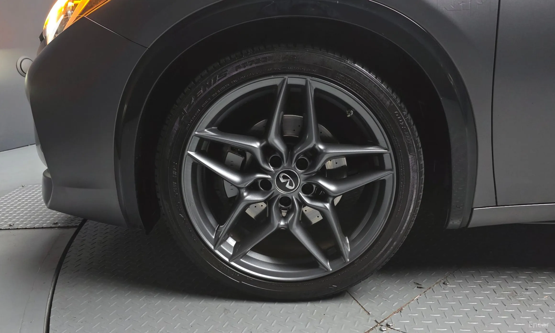 Infiniti Q30 превью 5