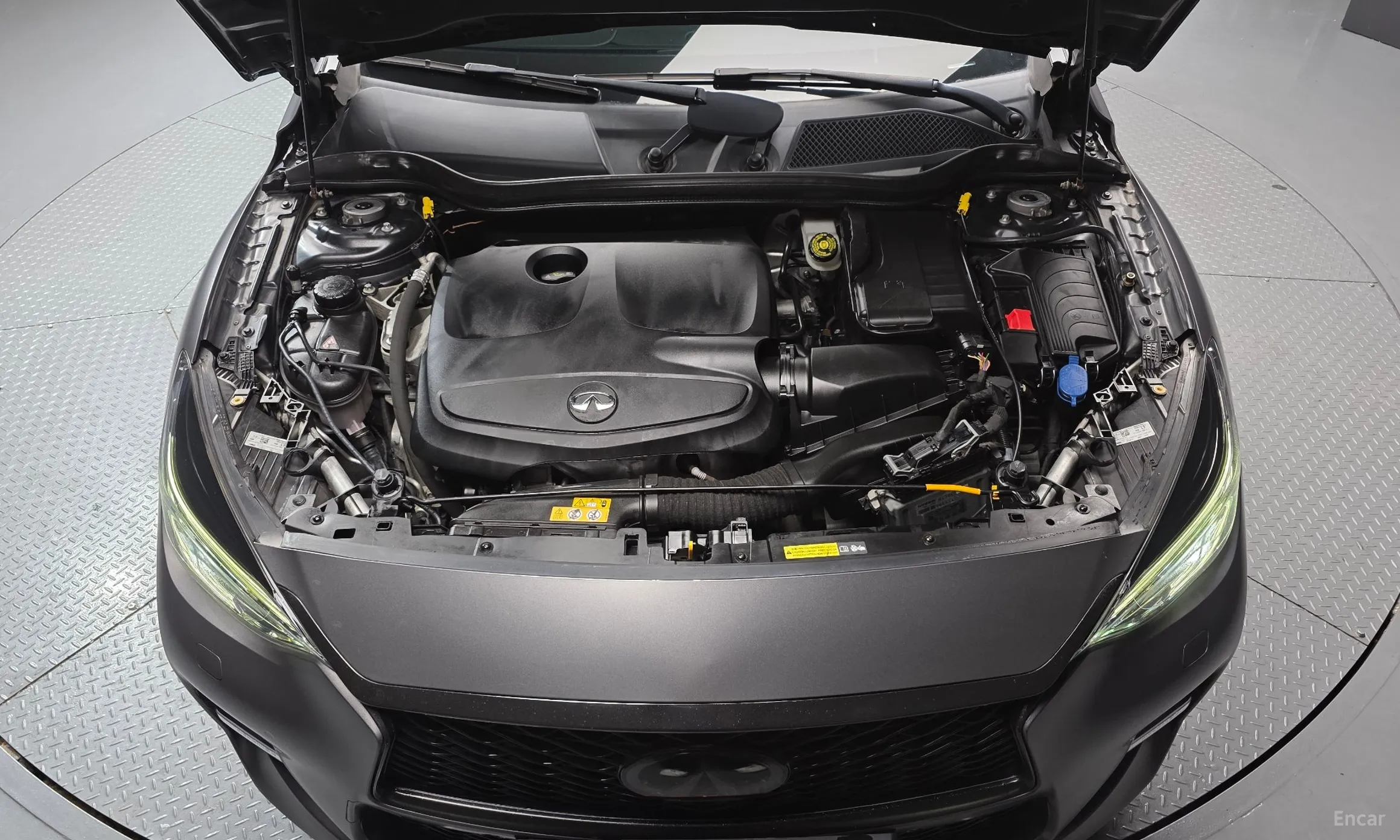 Infiniti Q30 превью 6