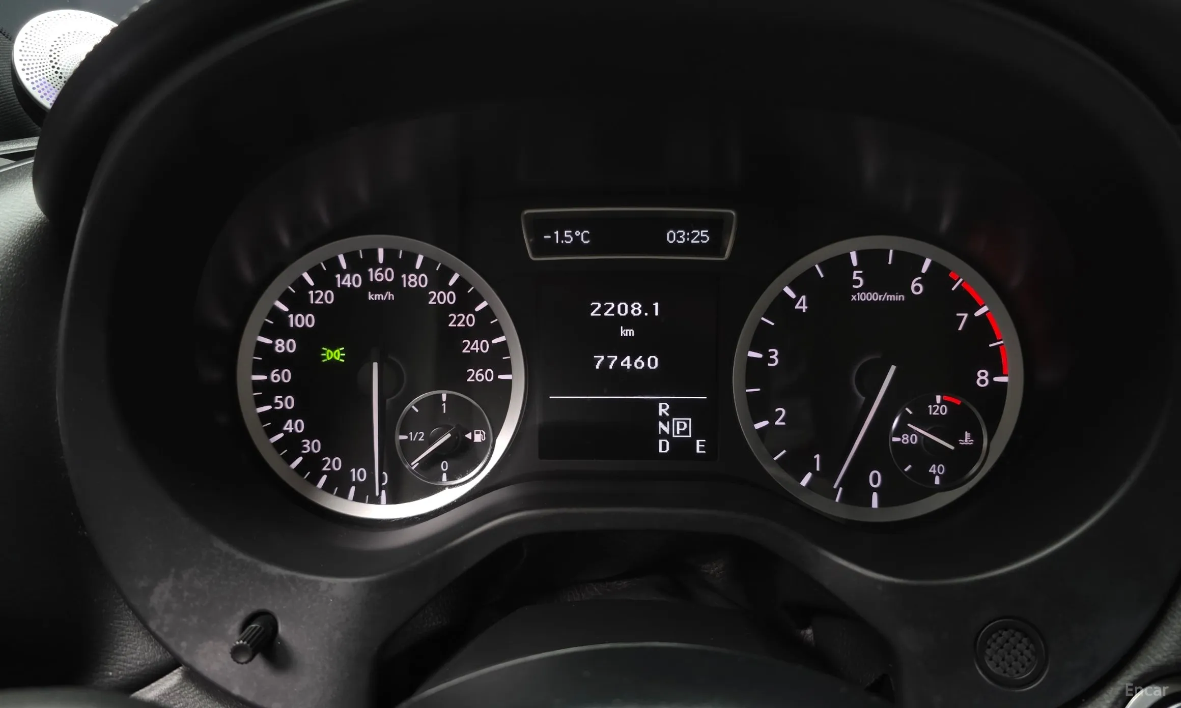 Infiniti Q30 превью 8