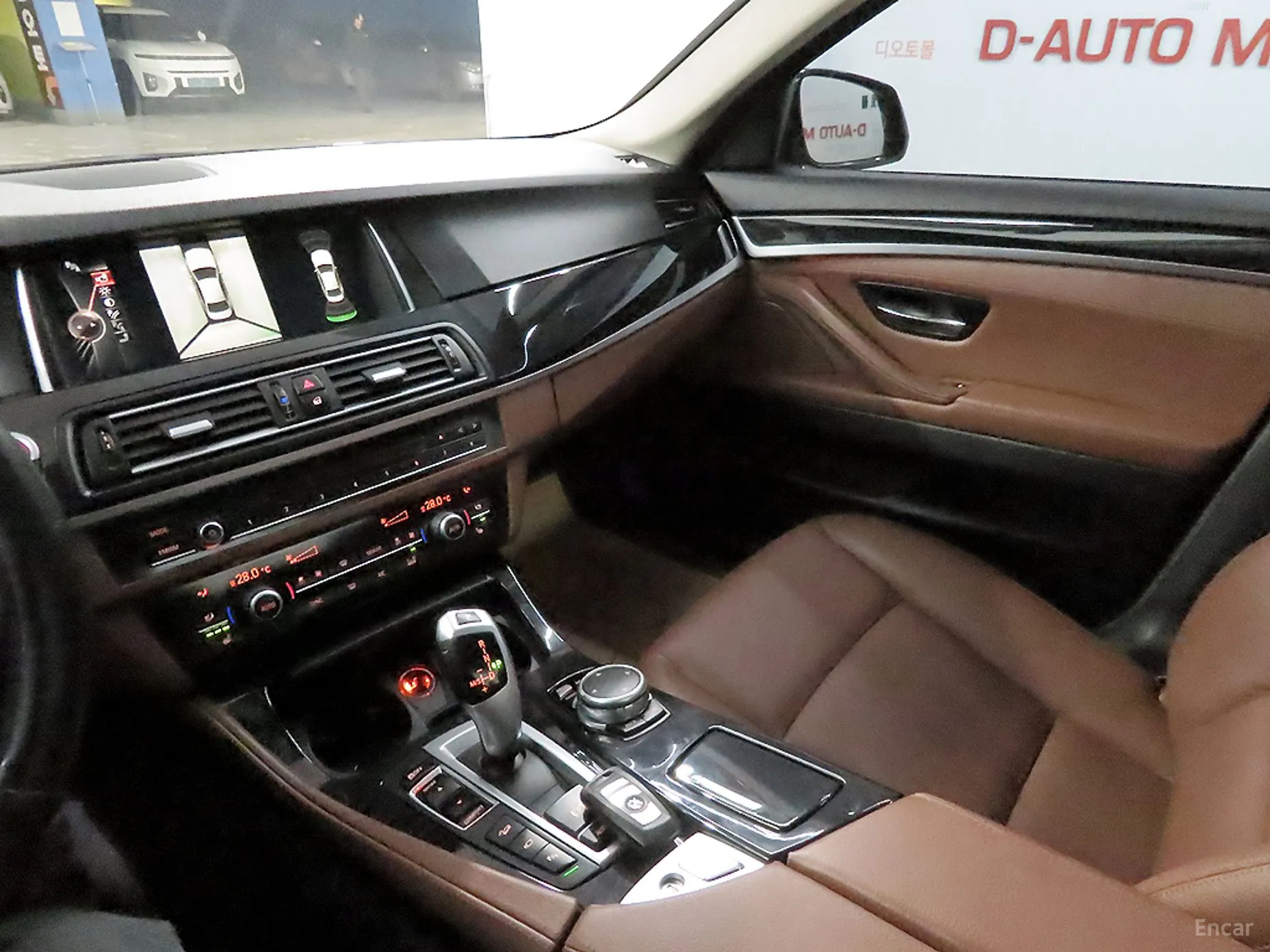 BMW 5 Series (F10) превью 12