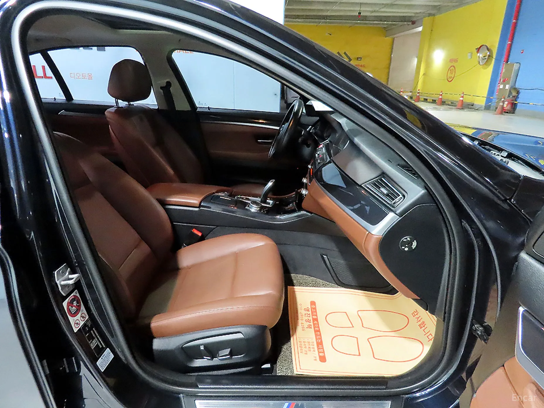 BMW 5 Series (F10) превью 9