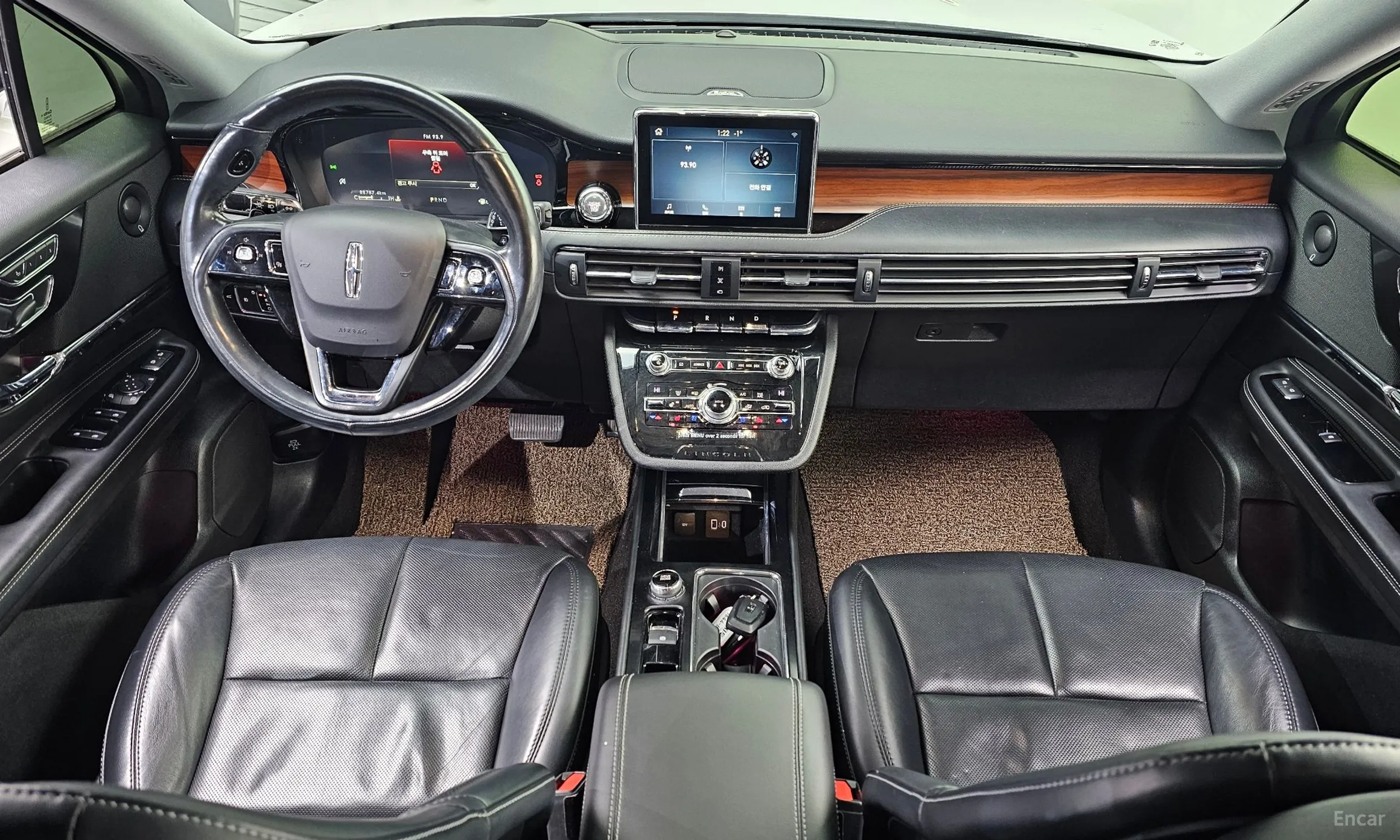 Lincoln Corsair превью 7