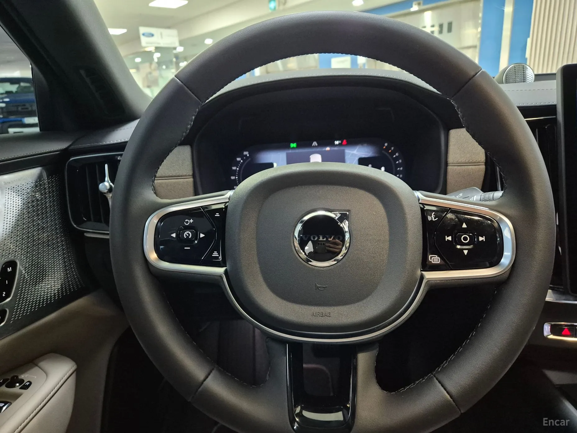Volvo S90 превью 10