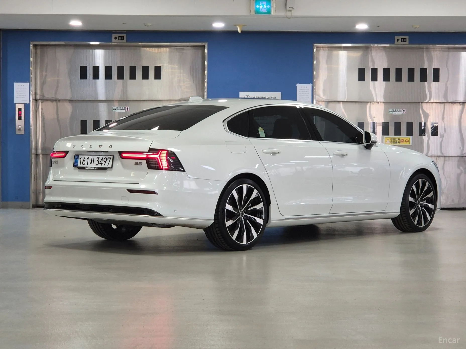 Volvo S90 превью 4