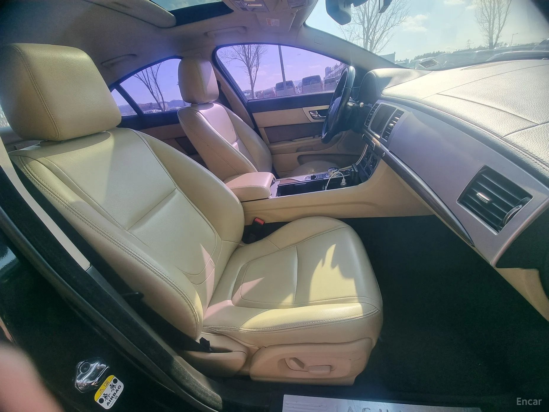 Jaguar New XF превью 16