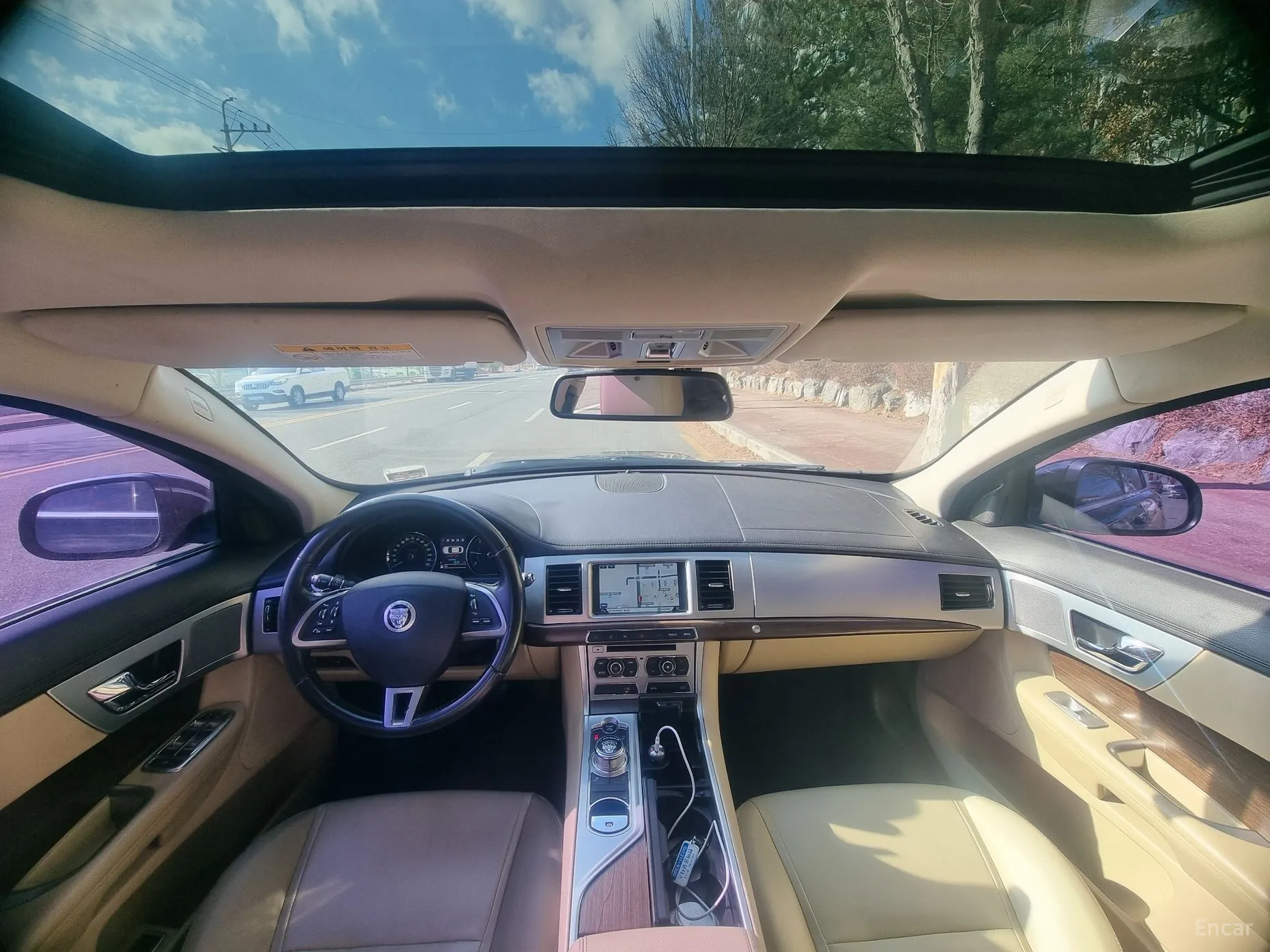Jaguar New XF превью 7