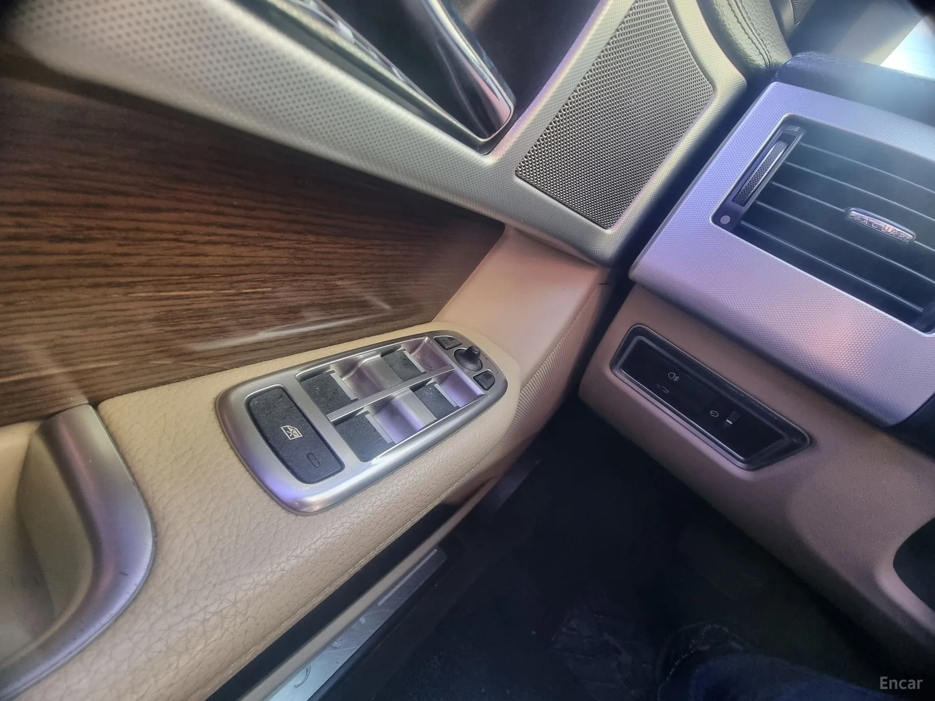 Jaguar New XF превью 9