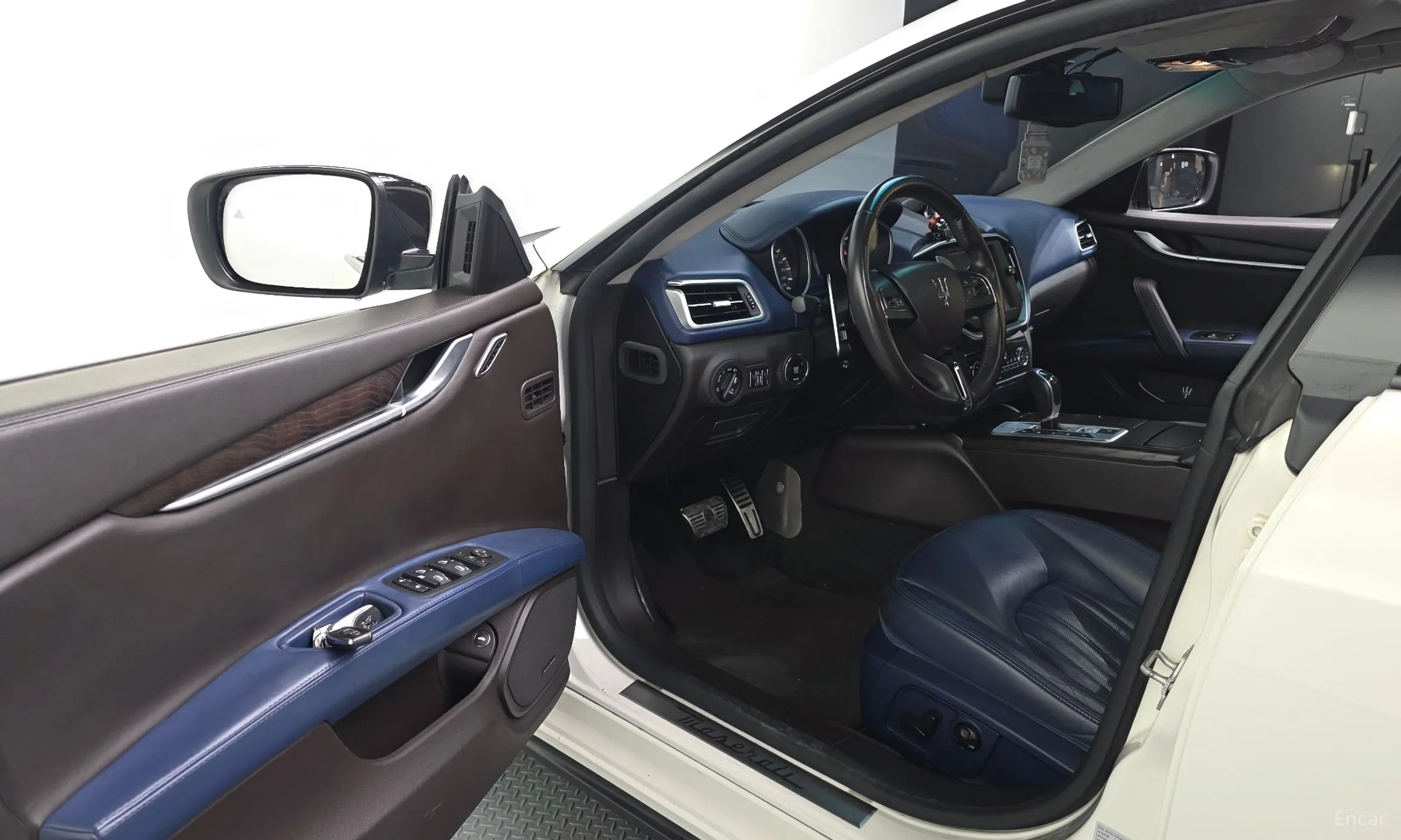 Maserati Ghibli превью 10