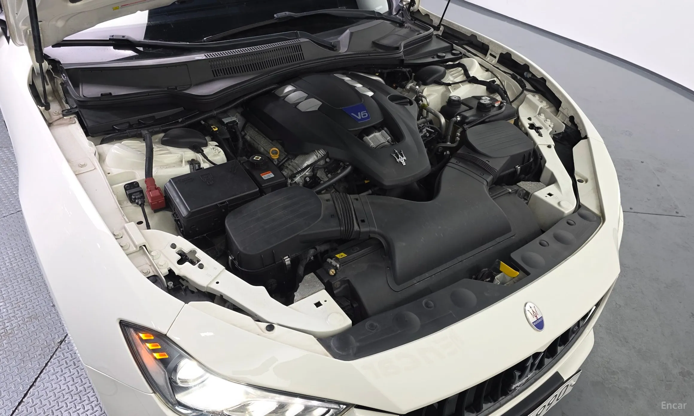 Maserati Ghibli превью 6