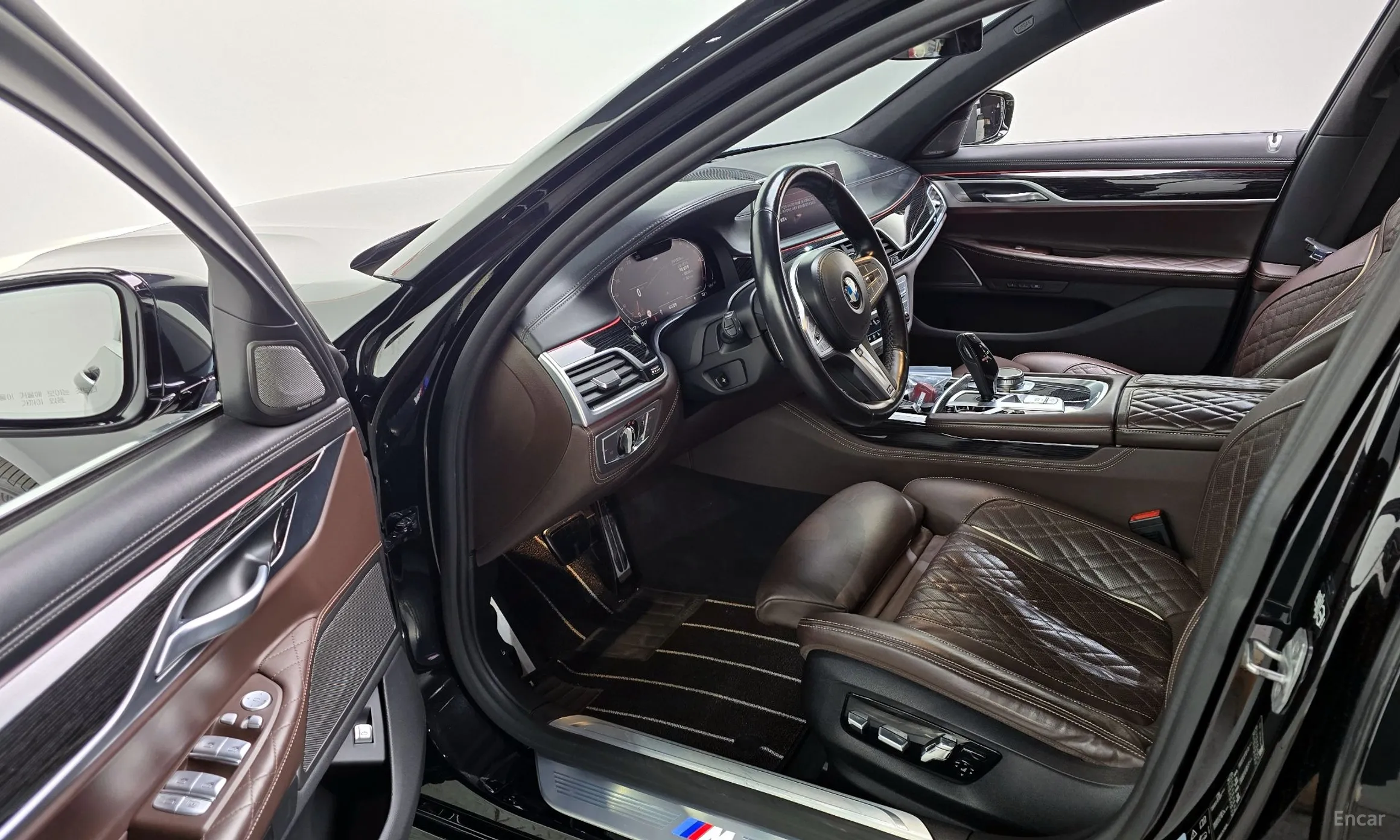 BMW 7 Series (G11) превью 10