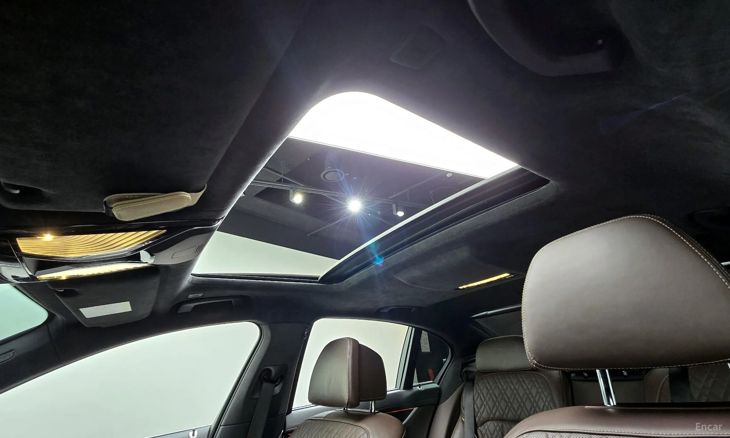 BMW 7 Series (G11) превью 19