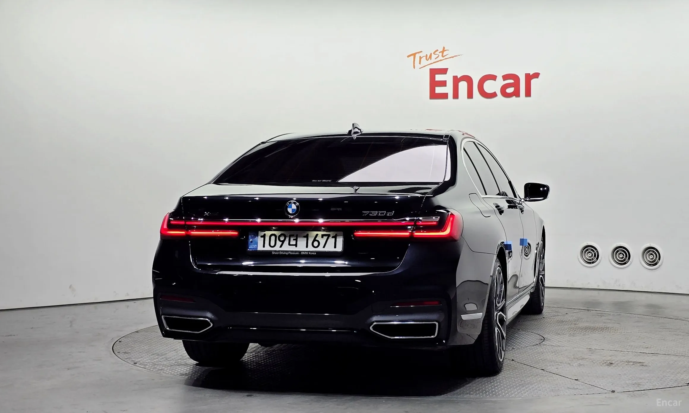 BMW 7 Series (G11) превью 4