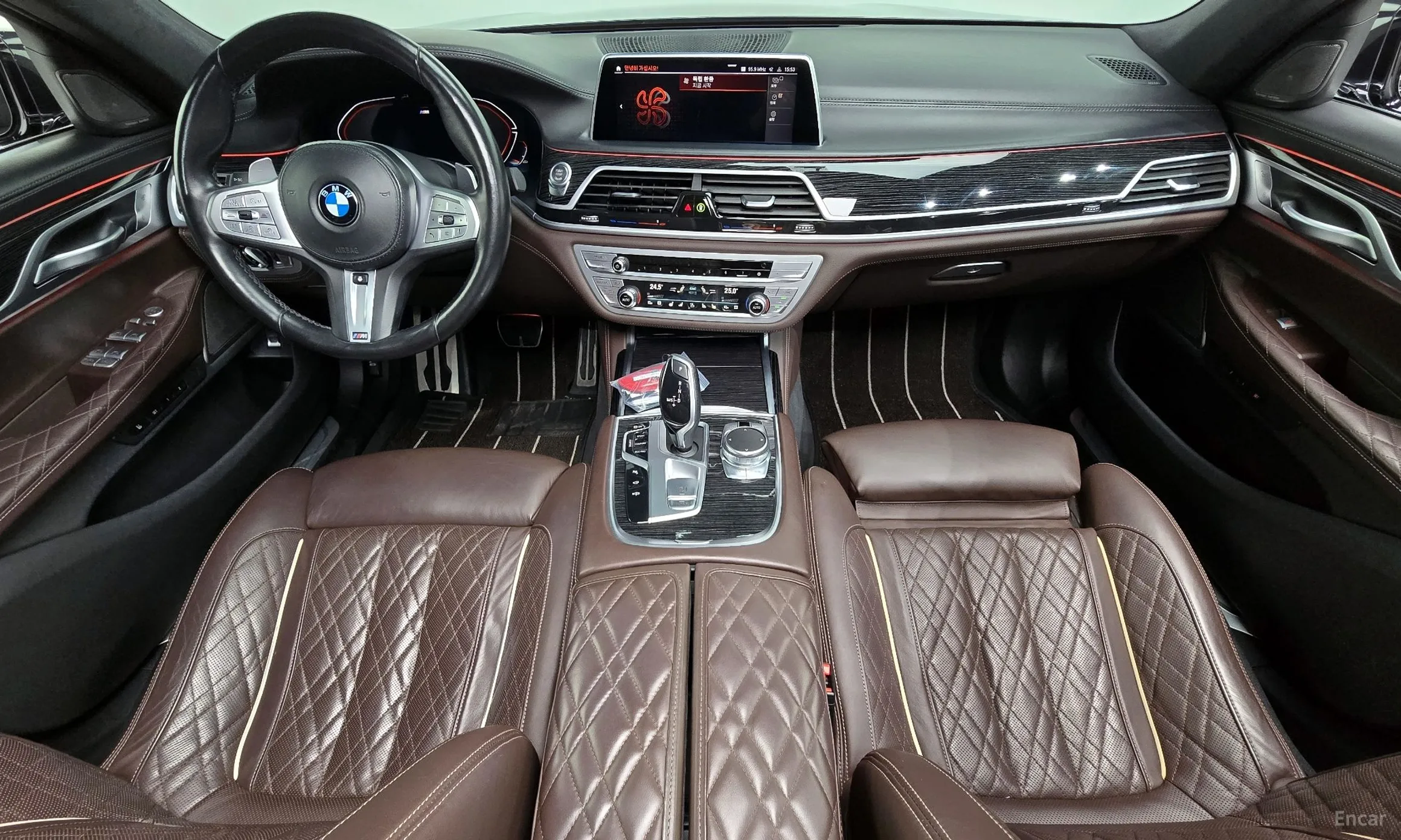 BMW 7 Series (G11) превью 7
