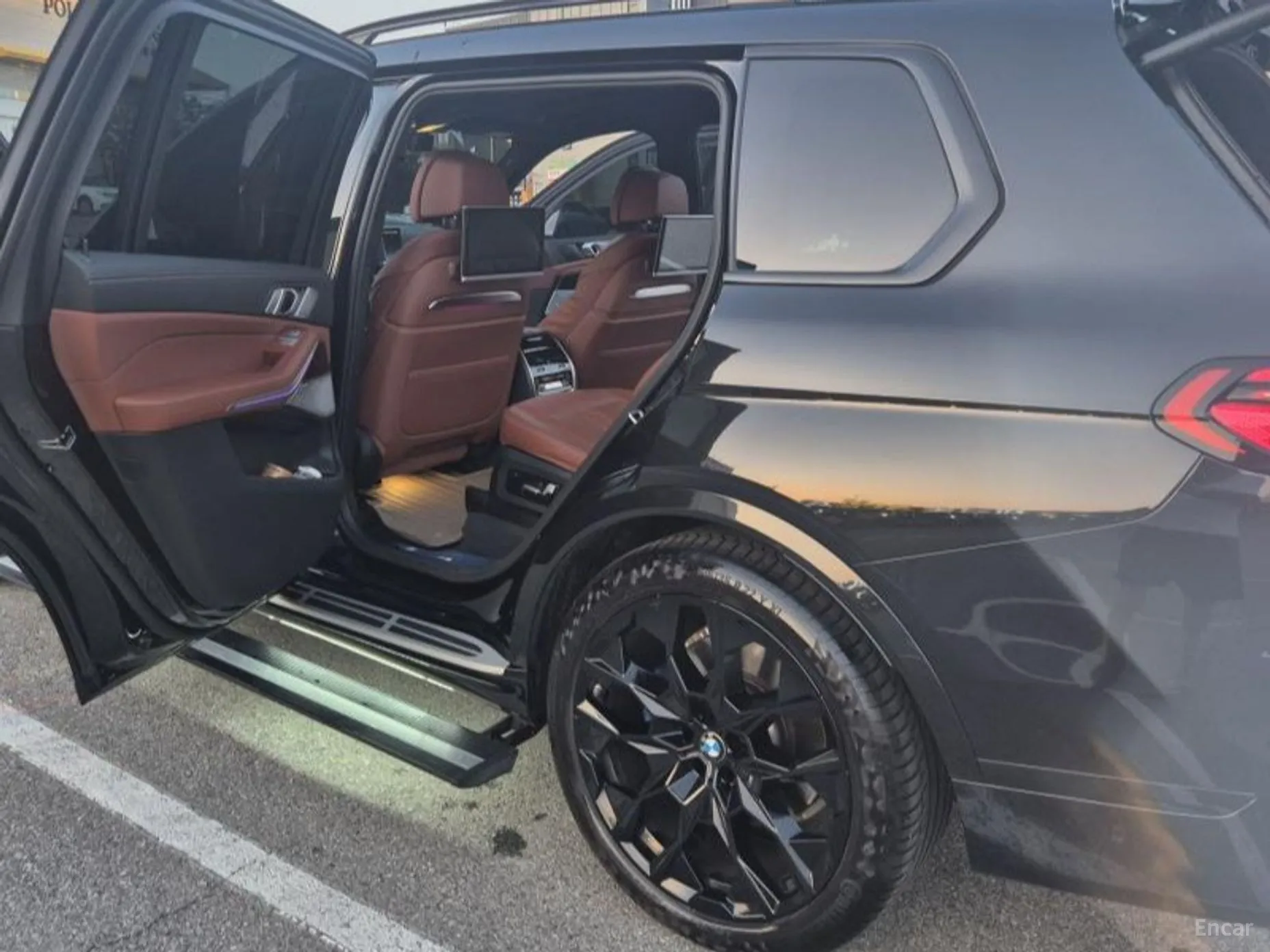 BMW X7 (G07) превью 6