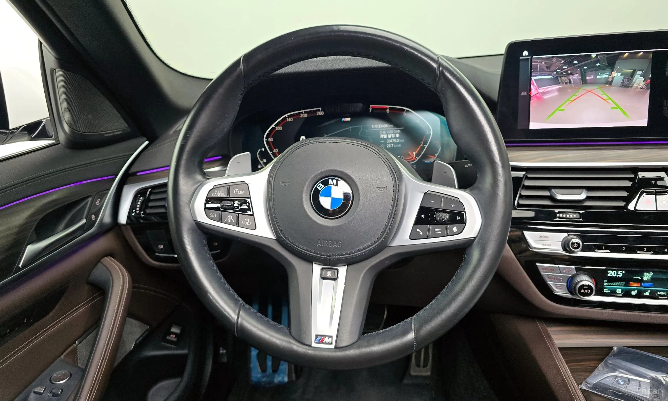 BMW 5 Series (G30) превью 14