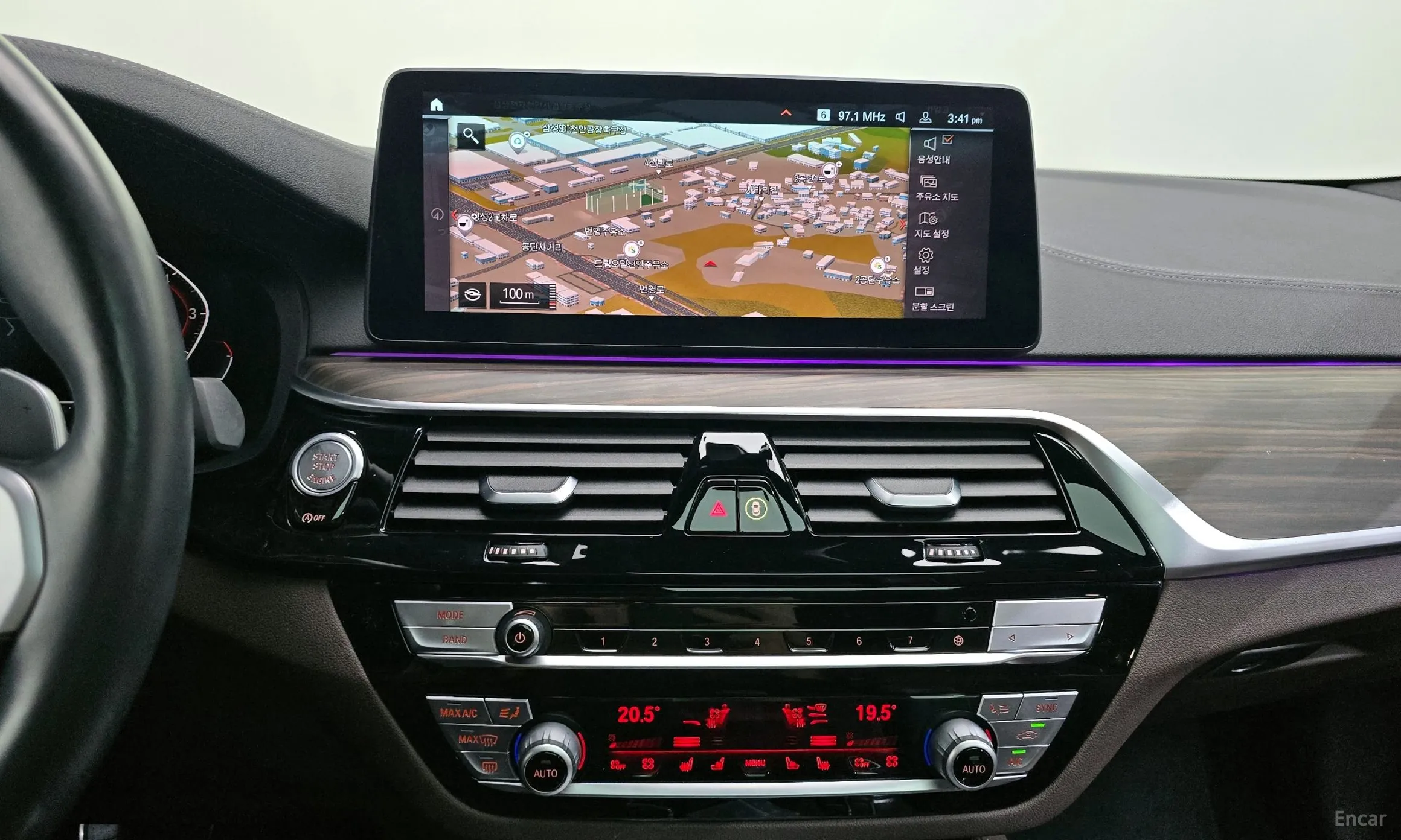BMW 5 Series (G30) превью 15