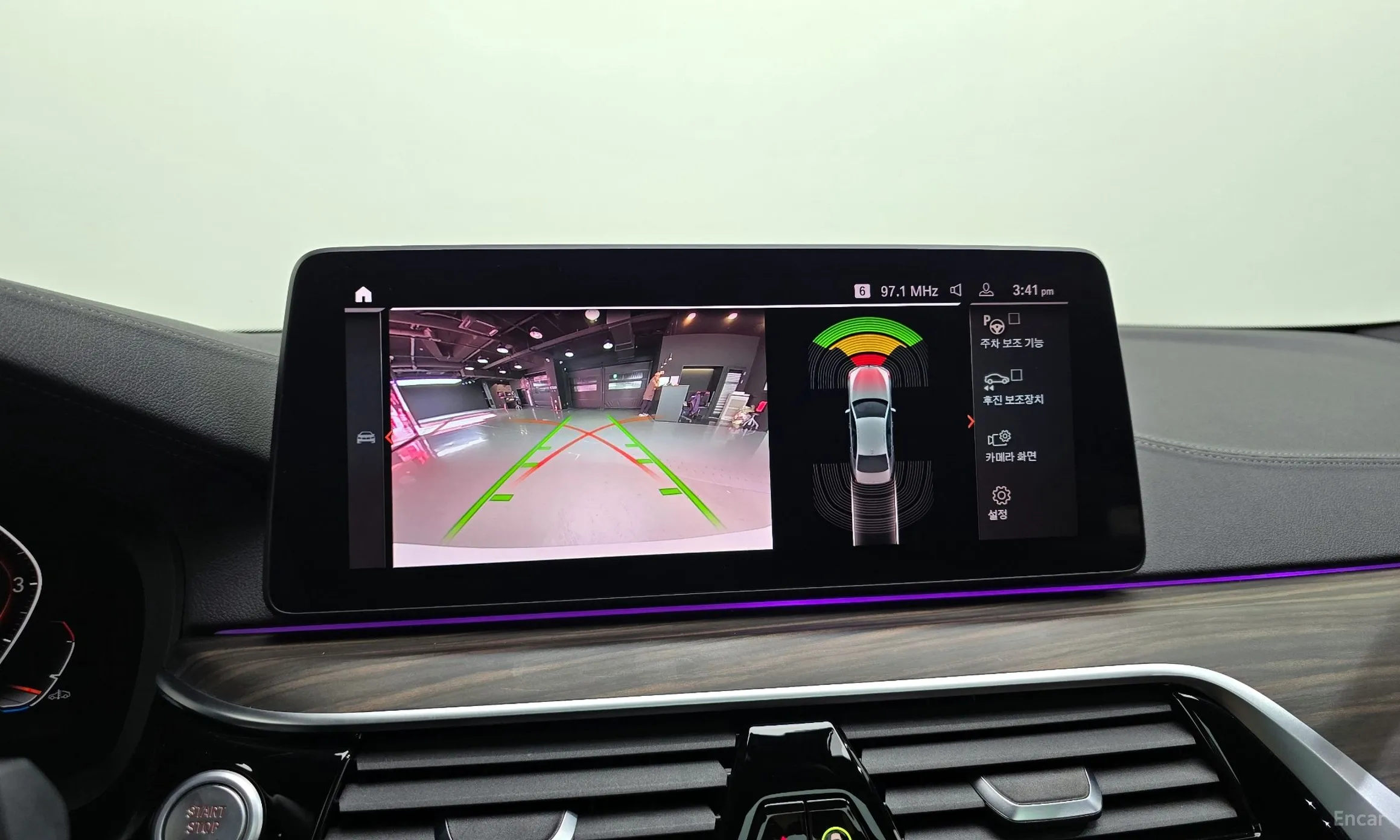 BMW 5 Series (G30) превью 16